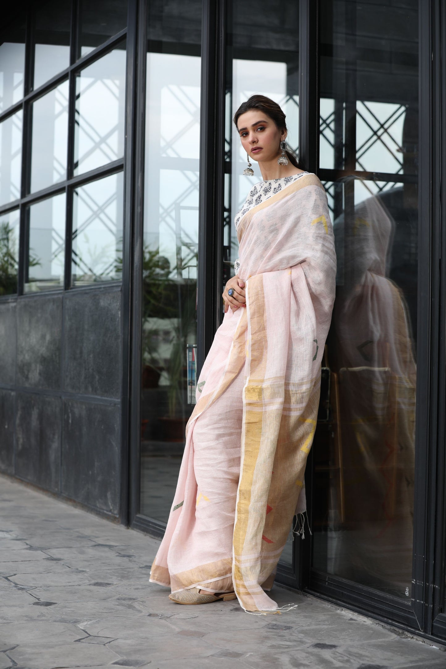 Women's Silver pink handwoven linen saree