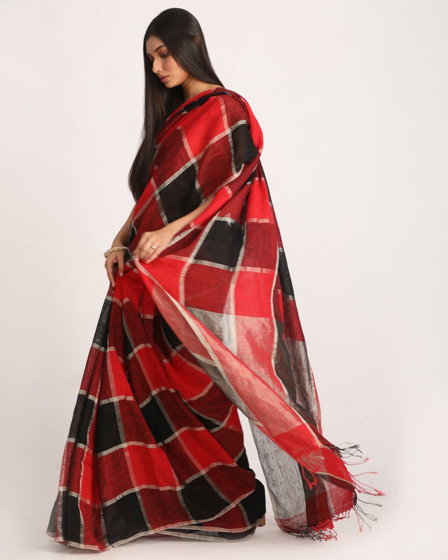 Women's Red Black Traditional Check Linen Handloom Saree