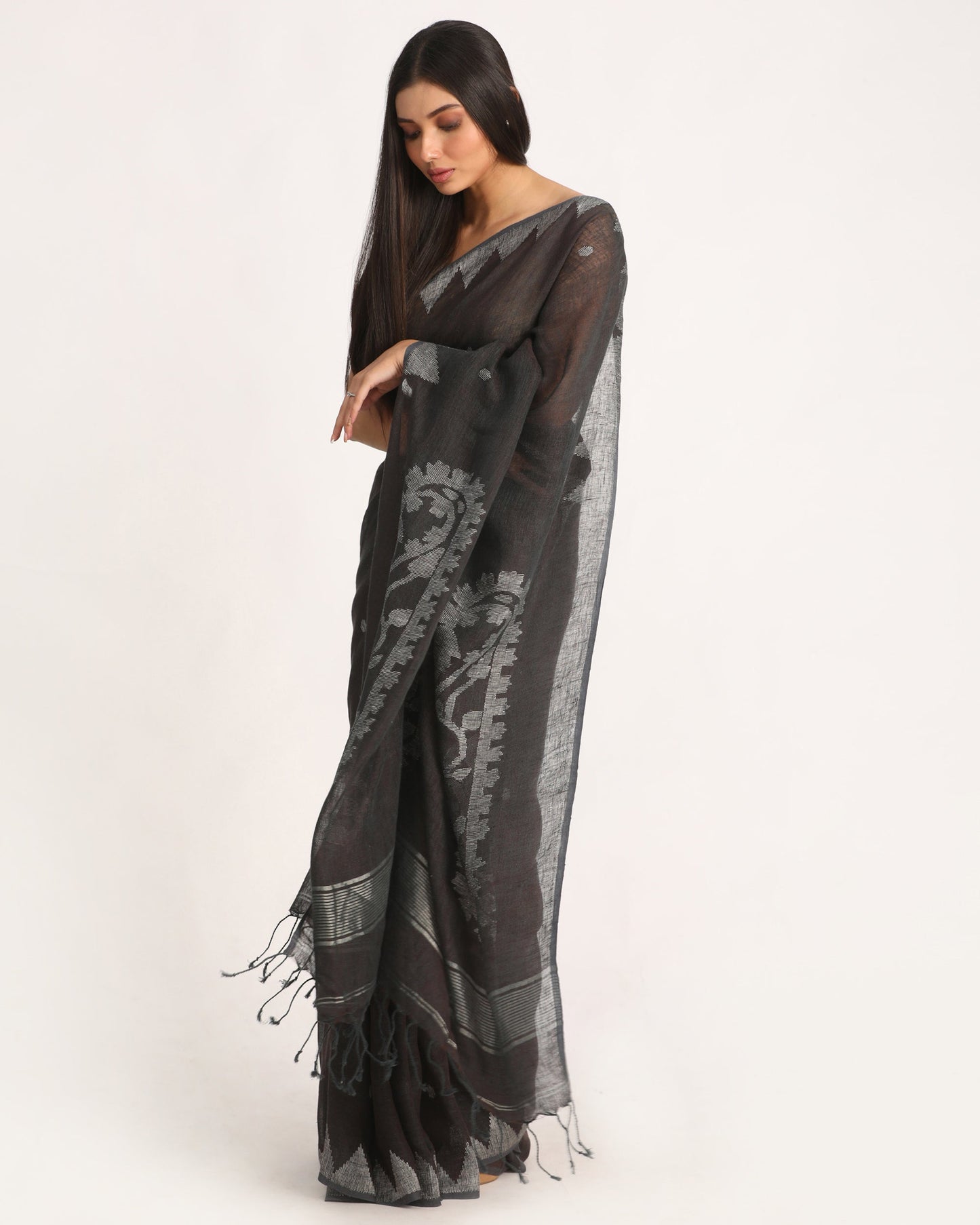 Women's Dark Grey Brown Traditional Handloom Linen Jamdani Saree