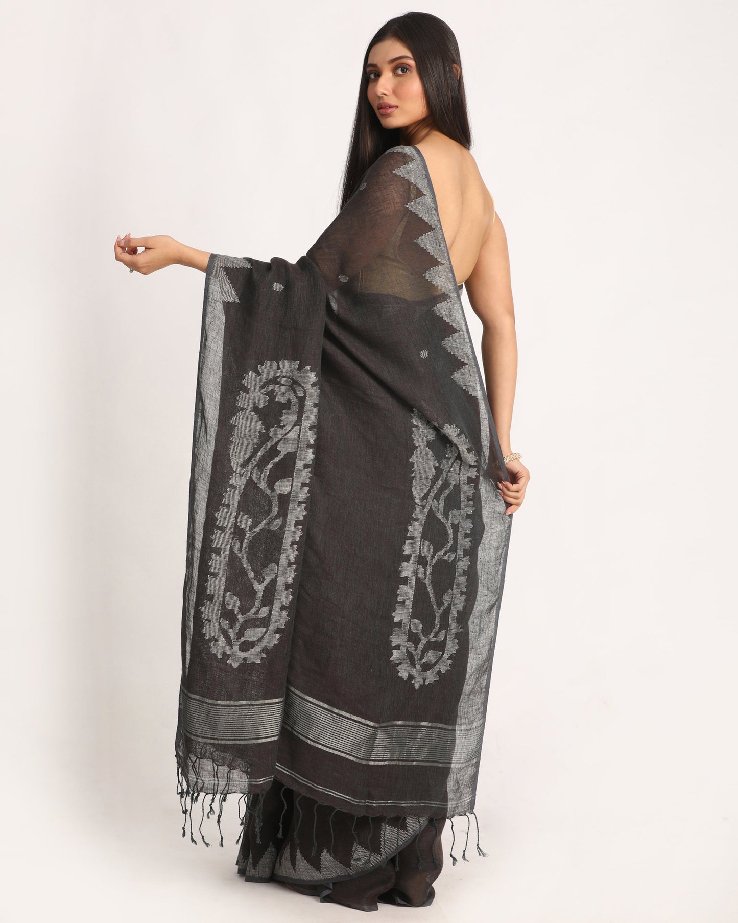 Women's Dark Grey Brown Traditional Handloom Linen Jamdani Saree