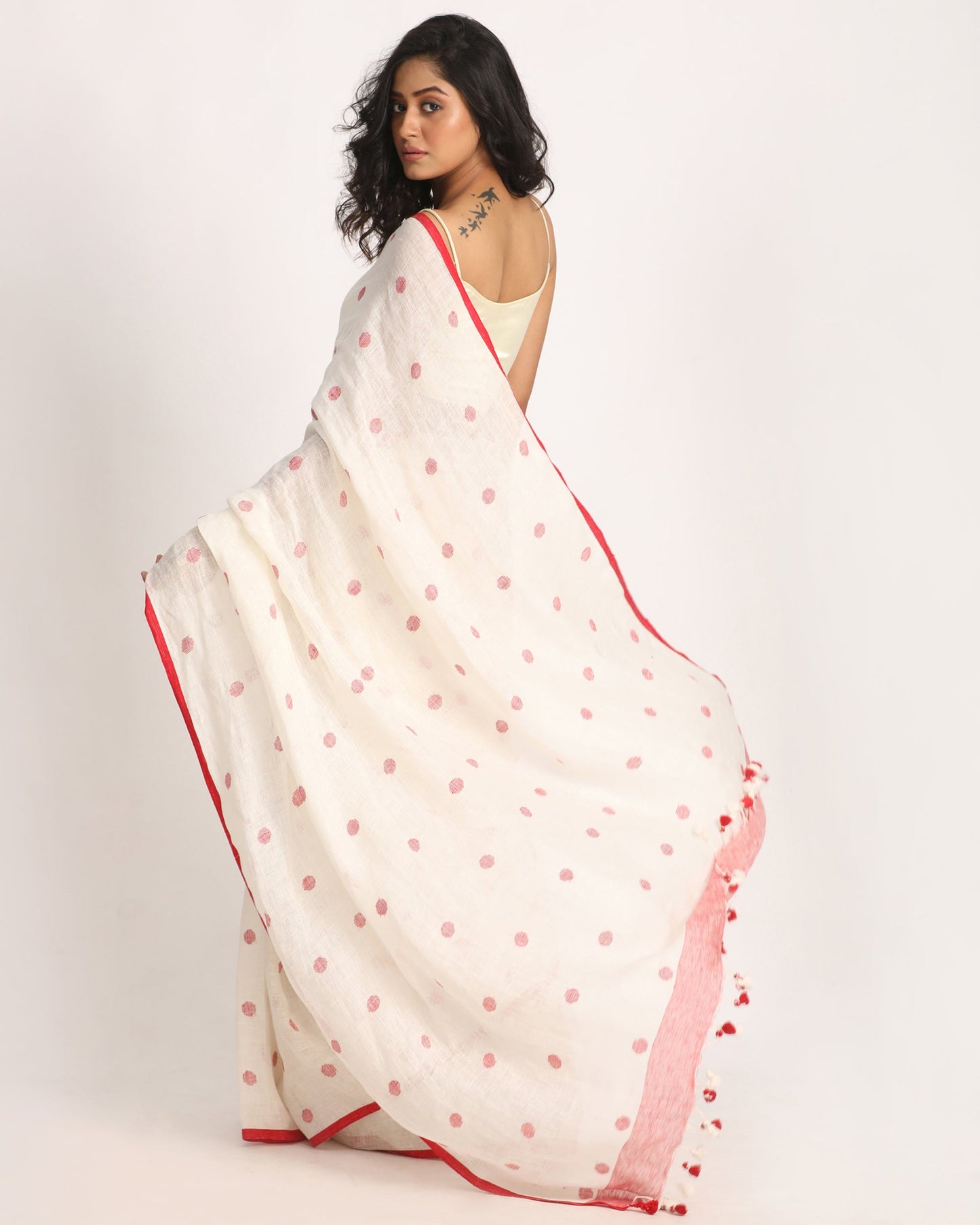 Women's White Traditional Handloom Linen Jamdani Saree
