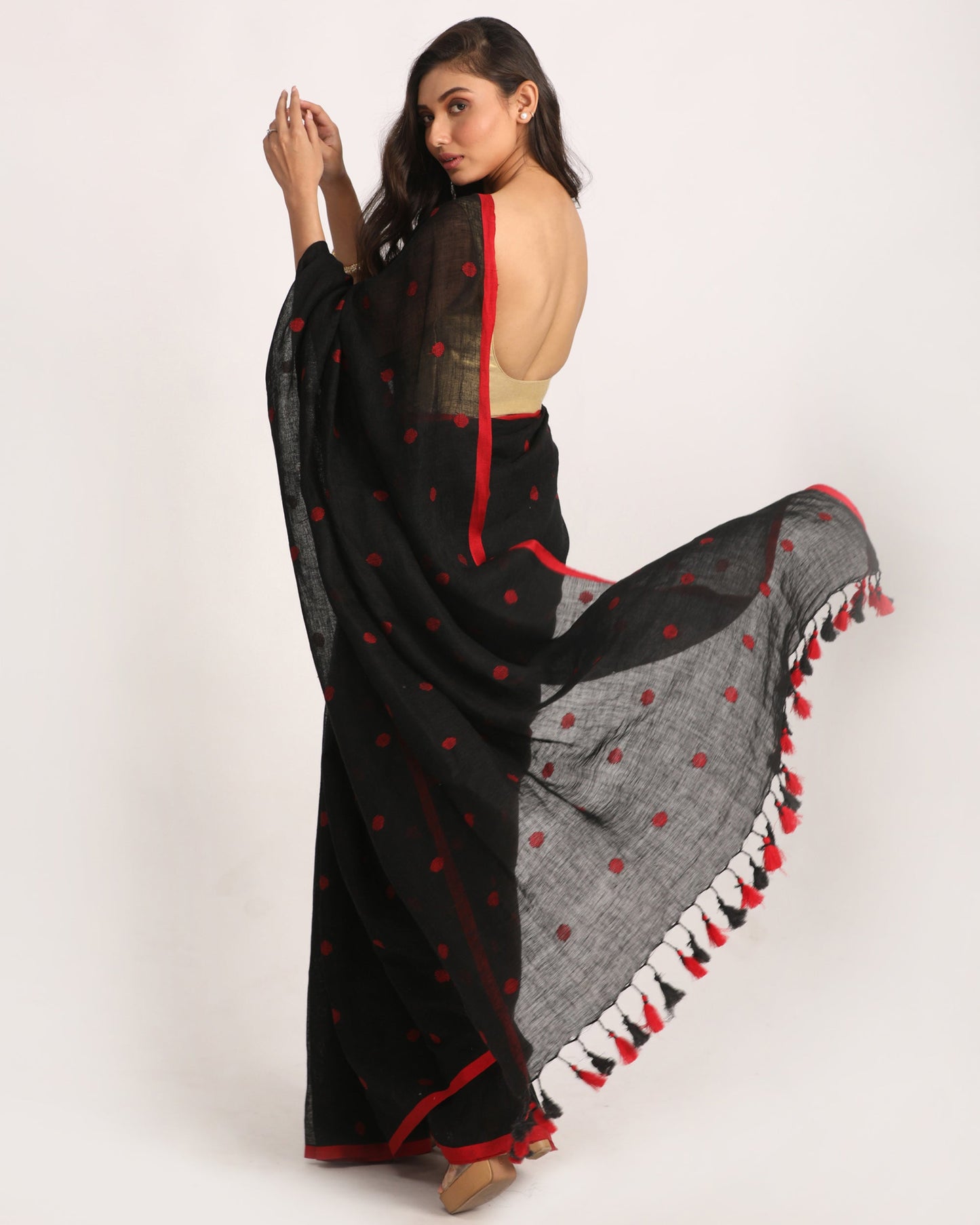 Women's Black Traditional Handloom Linen Jamdani Saree