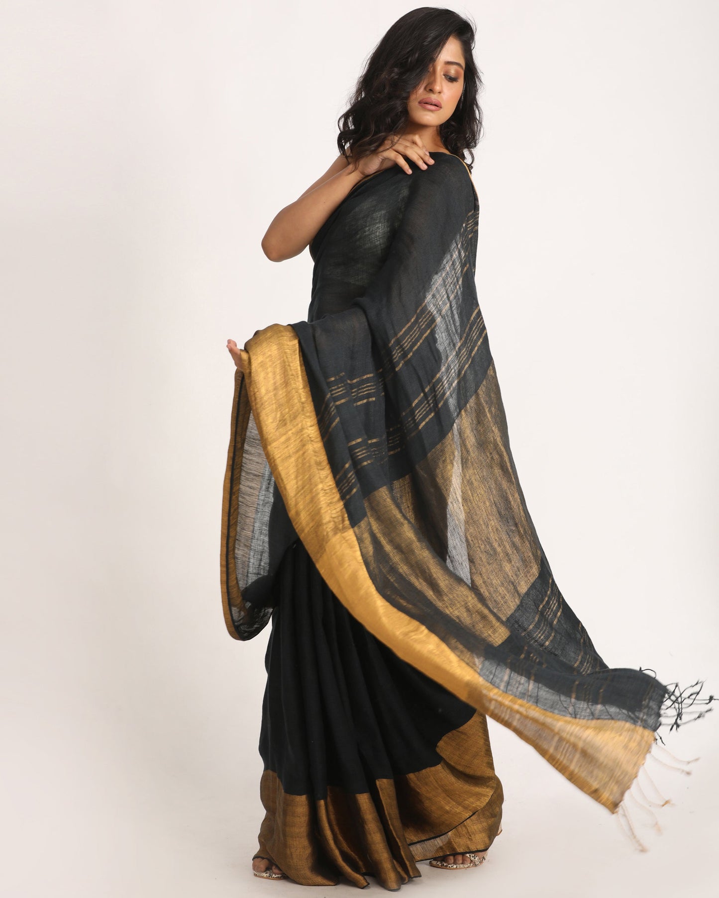 Women's Middle Black Navybluetraditional Handloom Linen Saree