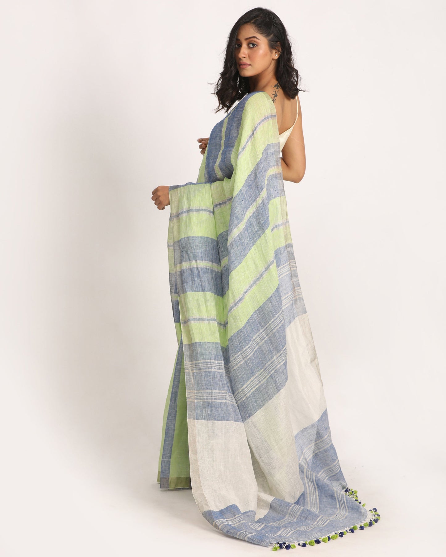 Women's Green Blue Traditional Handloom Check Linen Saree