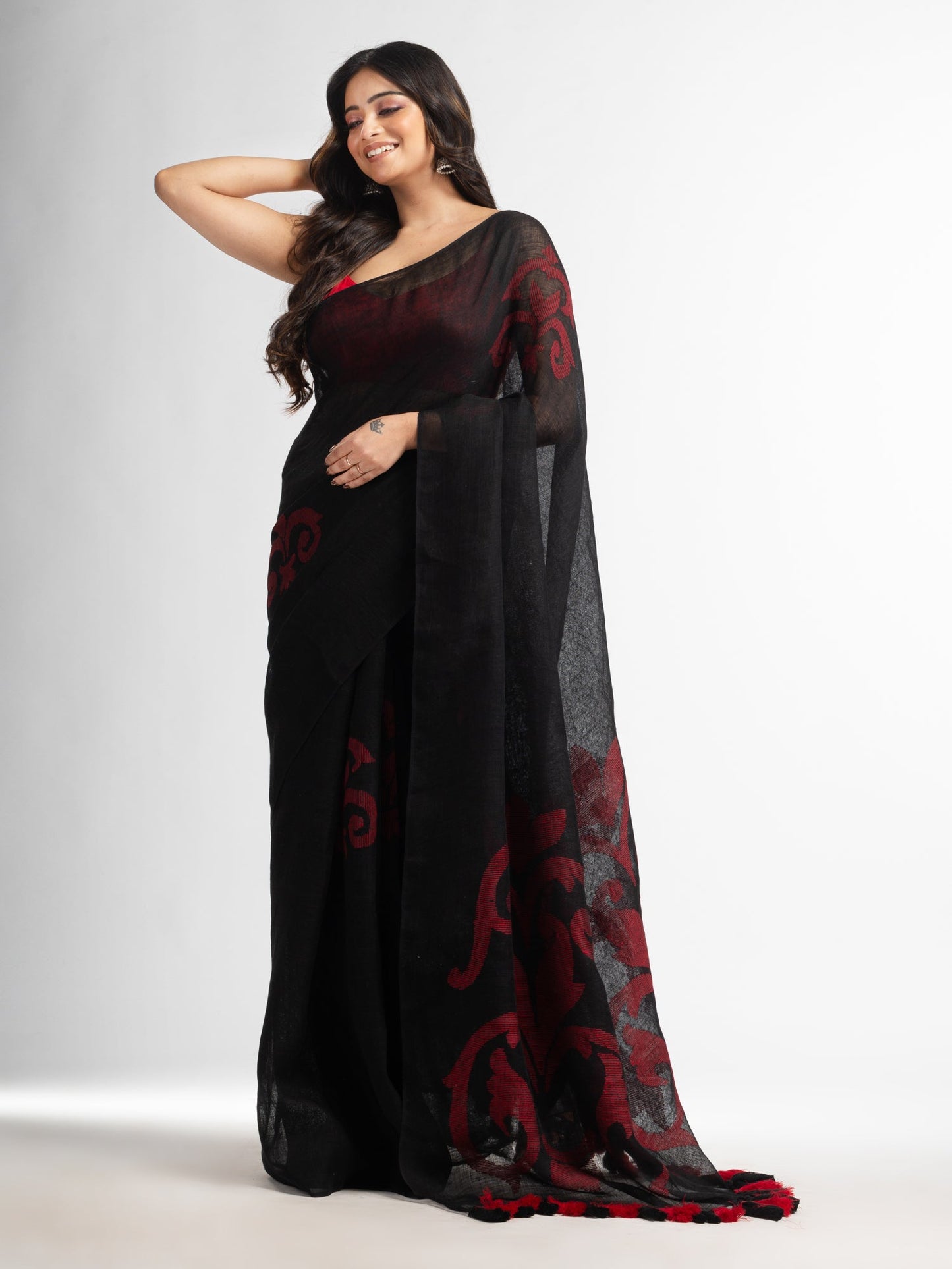 Women's Black jamdani handwoven linen saree