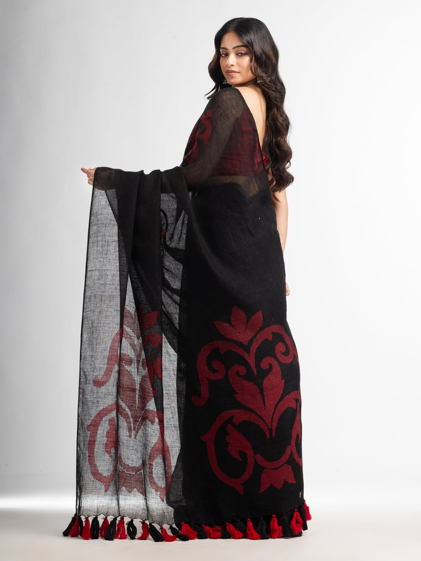 Women's Black jamdani handwoven linen saree