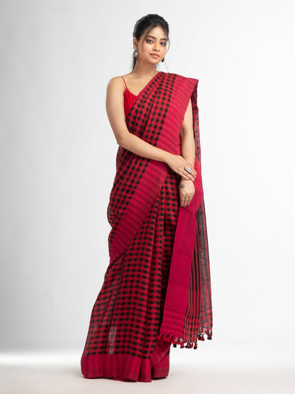 Women's Red and black gamchha check with black pallu in solitd border handwoven linen saree