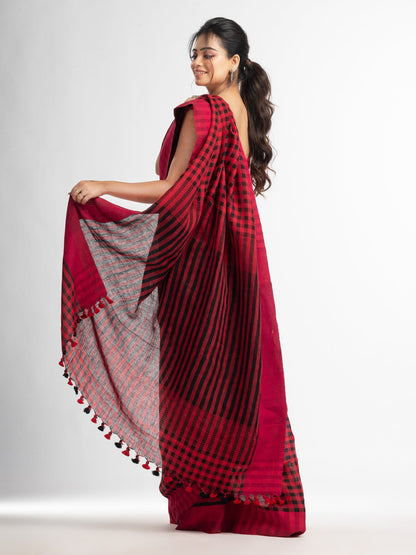 Women's Red and black gamchha check with black pallu in solitd border handwoven linen saree