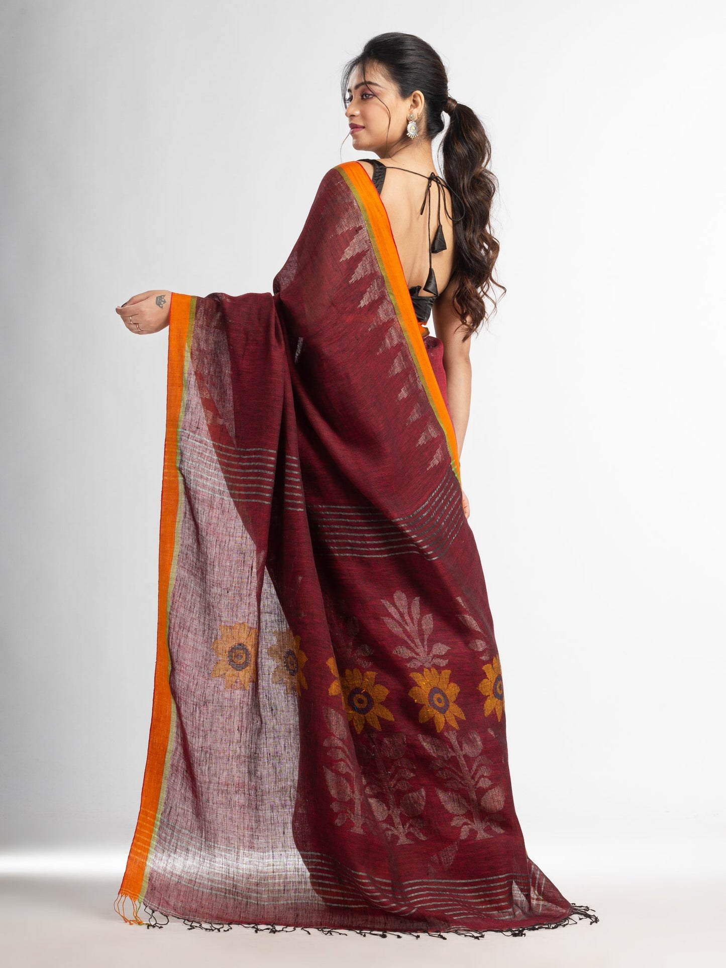Women's Moroon with jamdani pallu in temple border handwoven linen saree