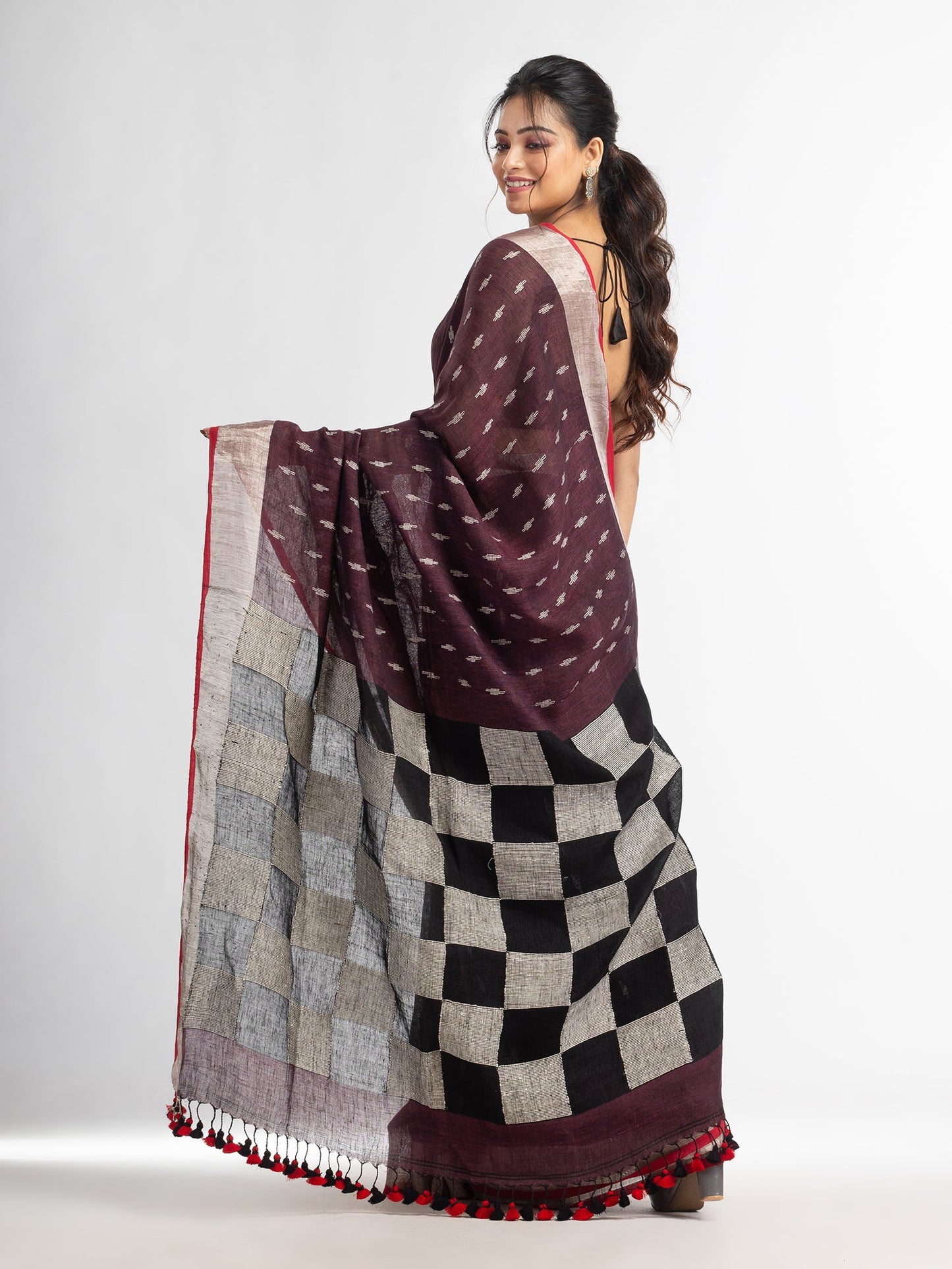 Women's Coffee brown all body buti with box pallu in silver zari border handwoven linen saree