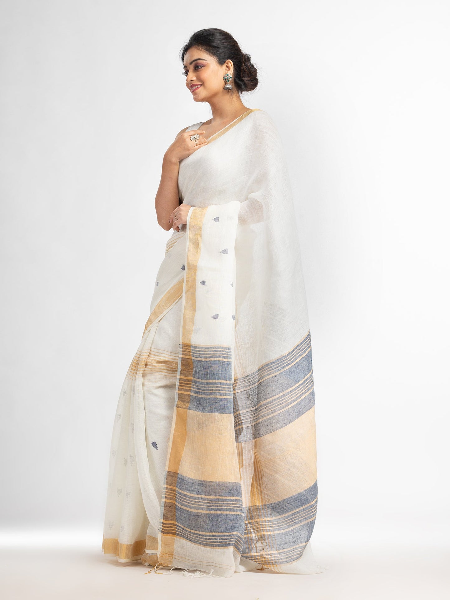 Women's white half body buti with gold zari and nevy blue pallu in gold zari border handwoven linen saree