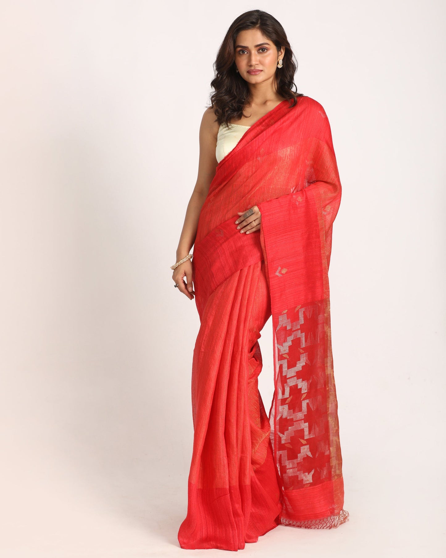 Women's Red Matka Silk Handloom Traditional Sequin Jamdani Saree