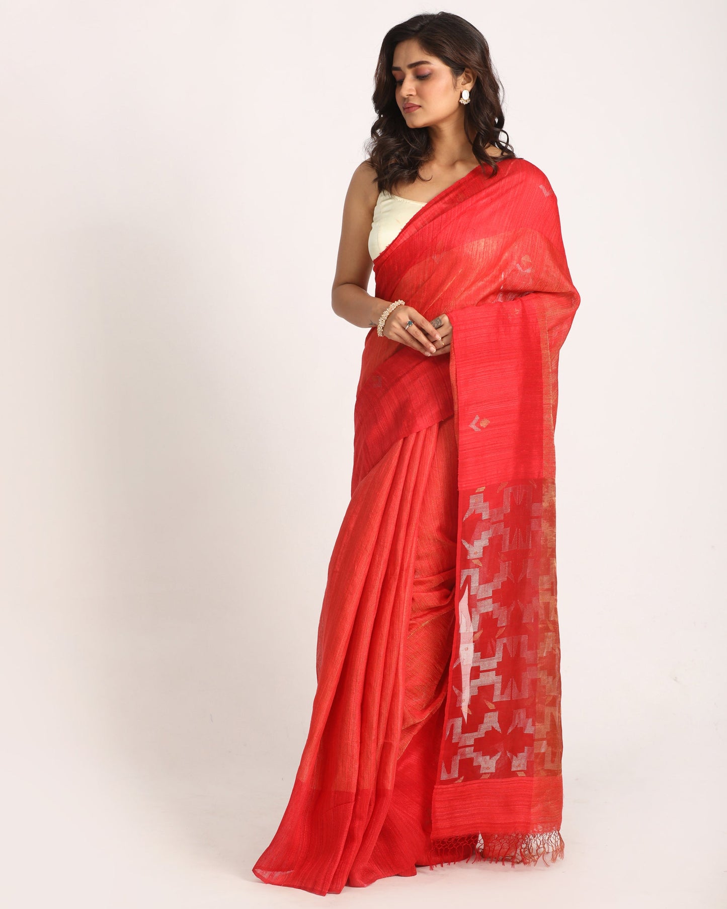 Women's Red Matka Silk Handloom Traditional Sequin Jamdani Saree