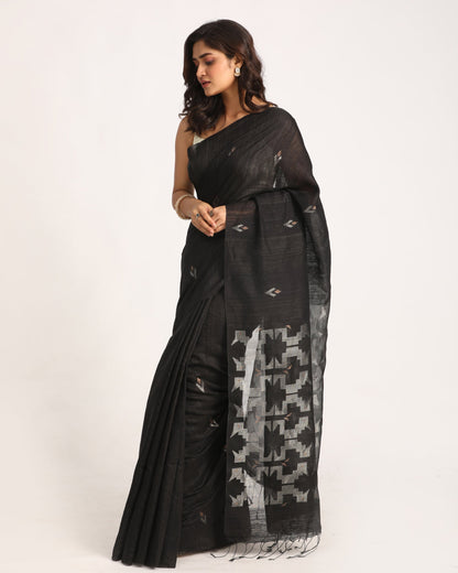 Women's Black Matka Silk Handloom Traditional Jamdani Saree
