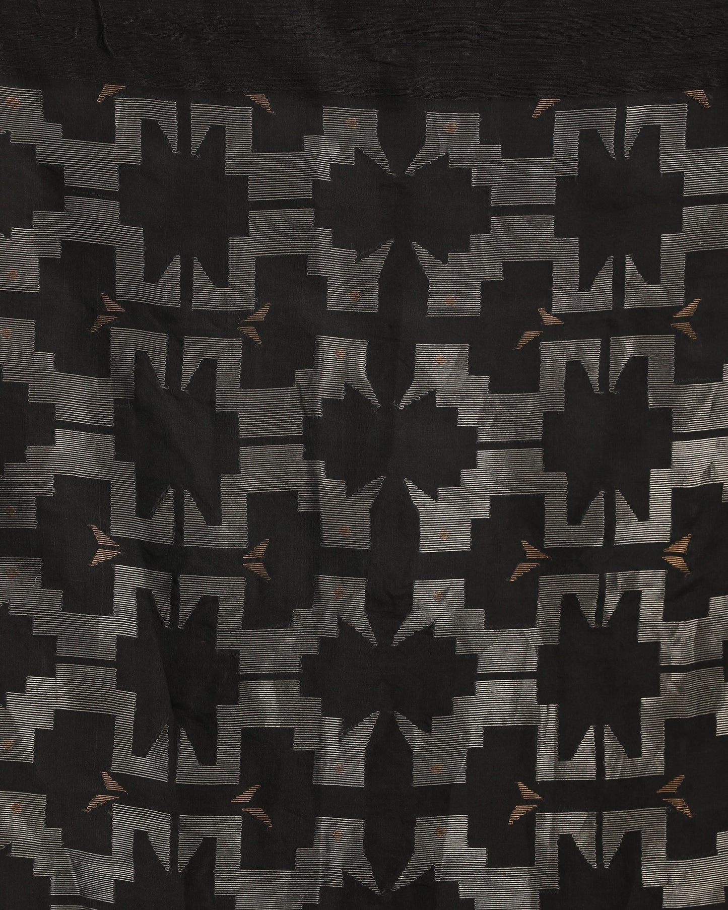 Women's Black Matka Silk Handloom Traditional Jamdani Saree