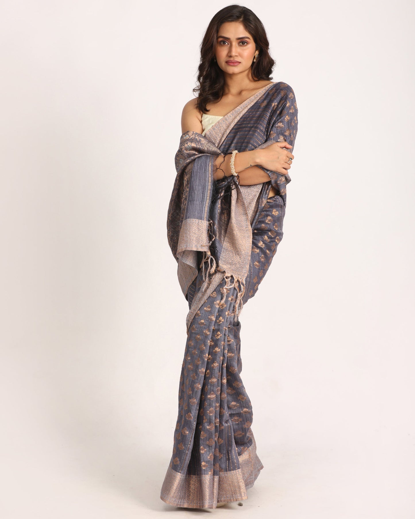 Women's Grey Handloom Traditional Tangail Matka Silk Saree