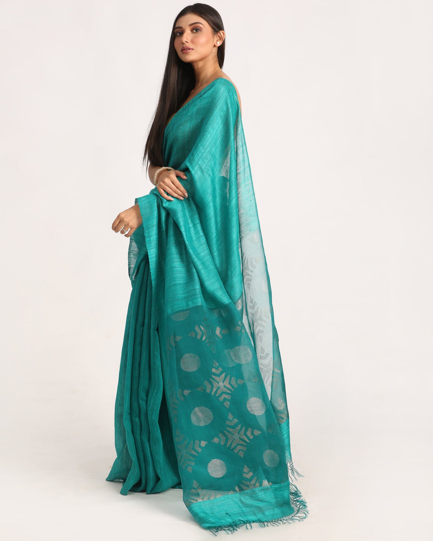 Women's Deep Cyan Matka Silk Handloom Traditional Jamdani Saree