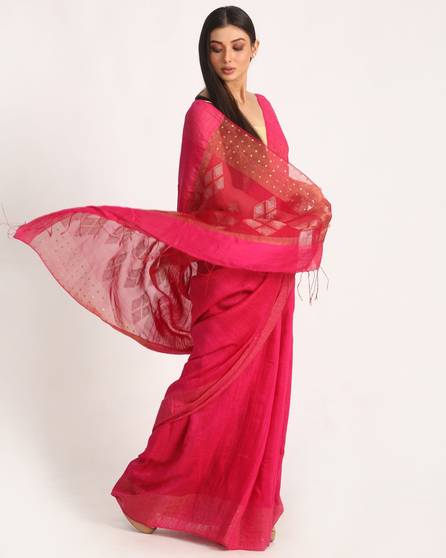 Women's Fuchsia Matka Silk Handloom Traditional Sequin Jamdani Saree