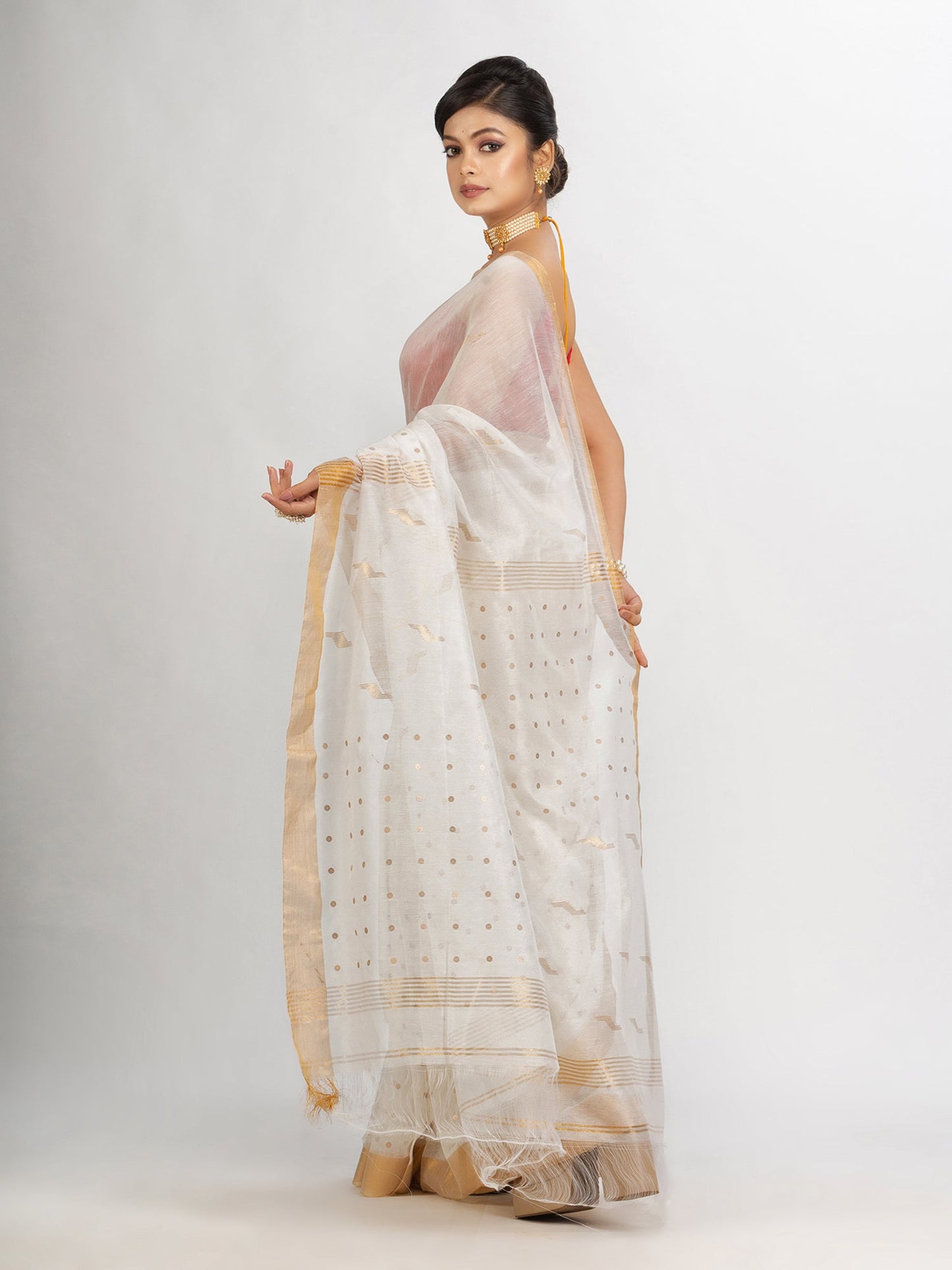 Women's White Silk Cotton Pocket Chumki Jamdani handloom saree