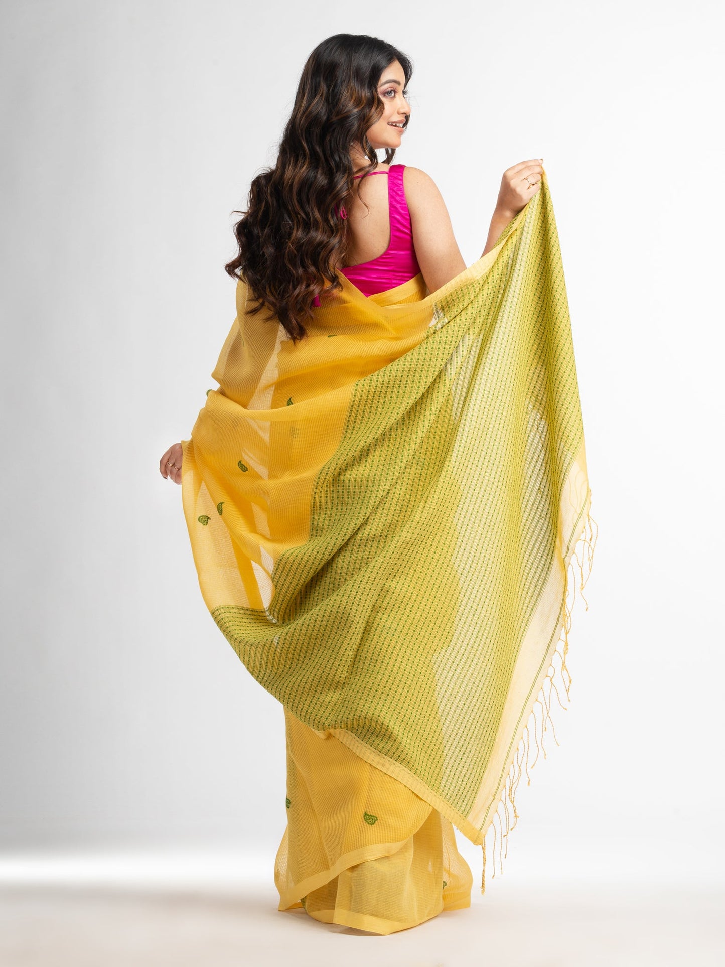 Women's Yellow resham cotton kota check all over Buti jacquqrd Pallu handwoven saree