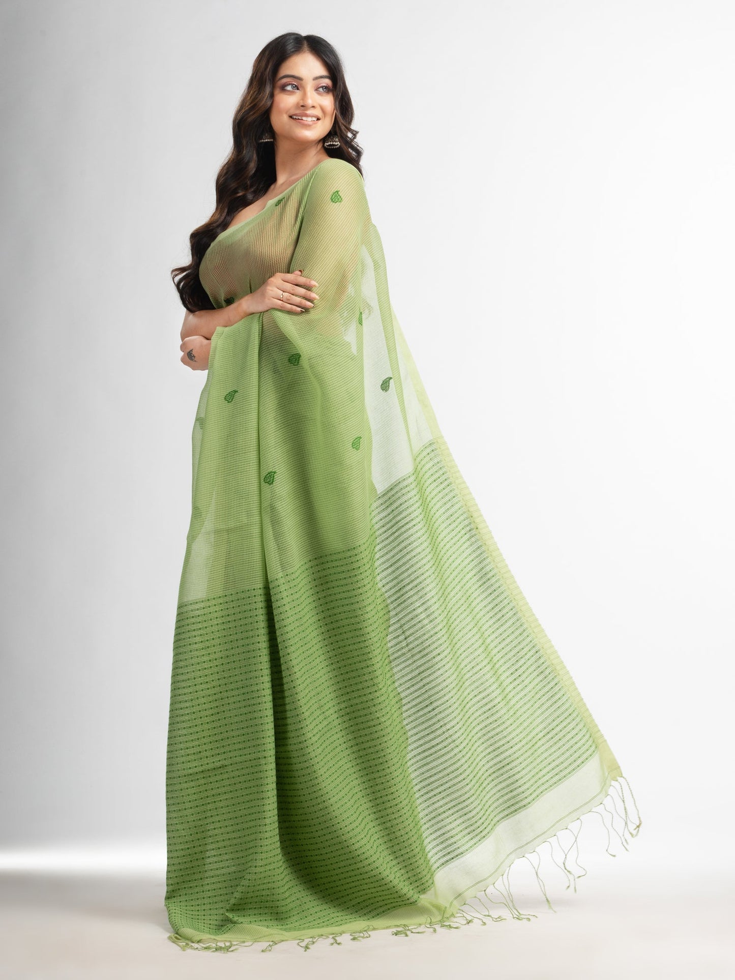 Women's Light Green resham cotton kota check all over Buti jacquqrd Pallu handwoven saree