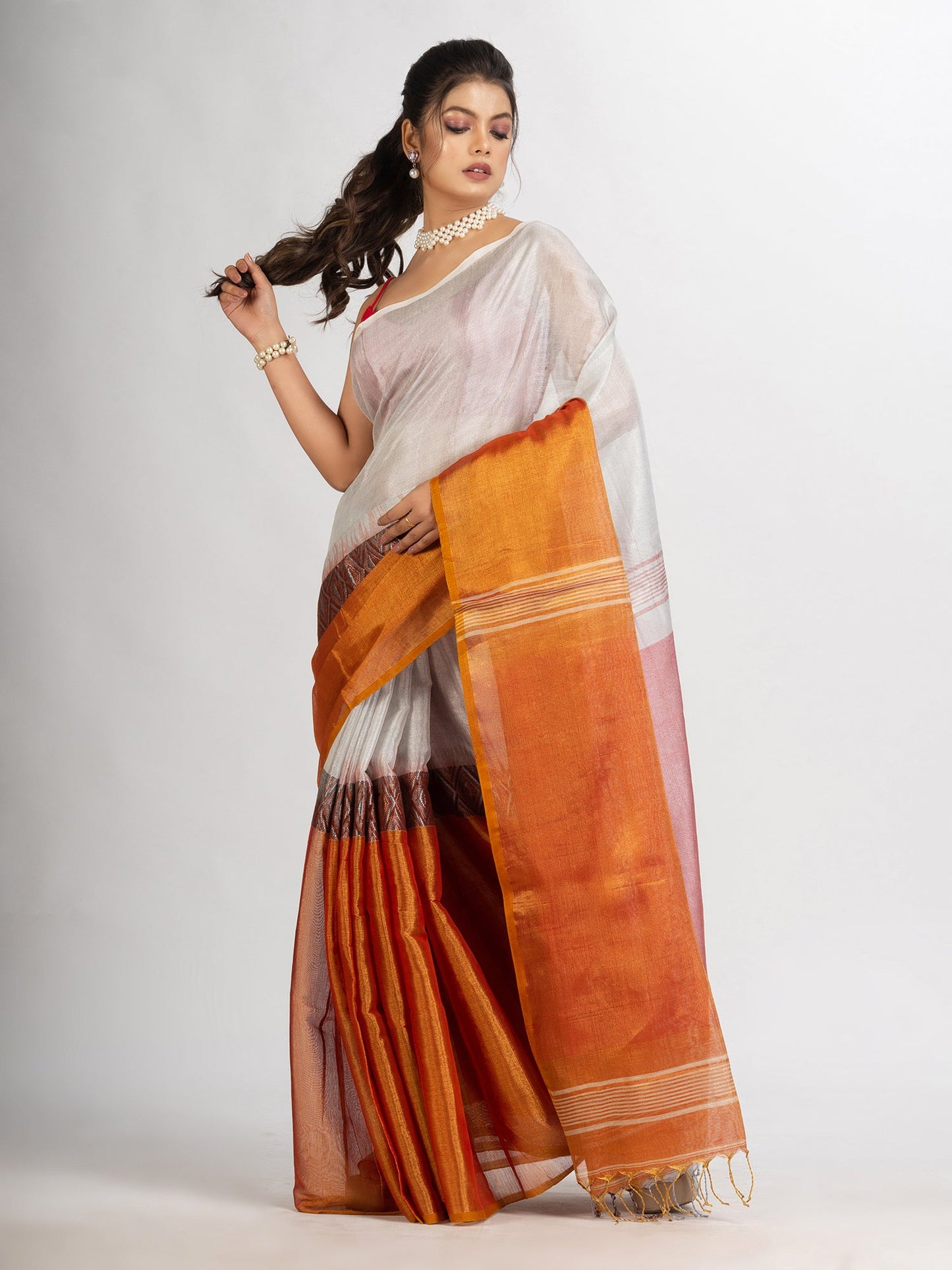 Women's Gold White Zari Cotton Tissue Madhumani Jacquard handloom Saree