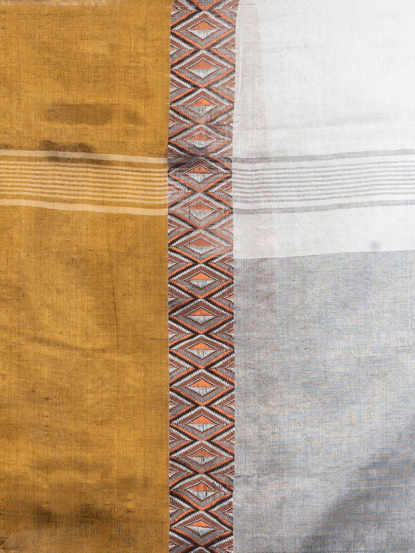 Women's Gold White Zari Cotton Tissue Madhumani Jacquard handloom Saree
