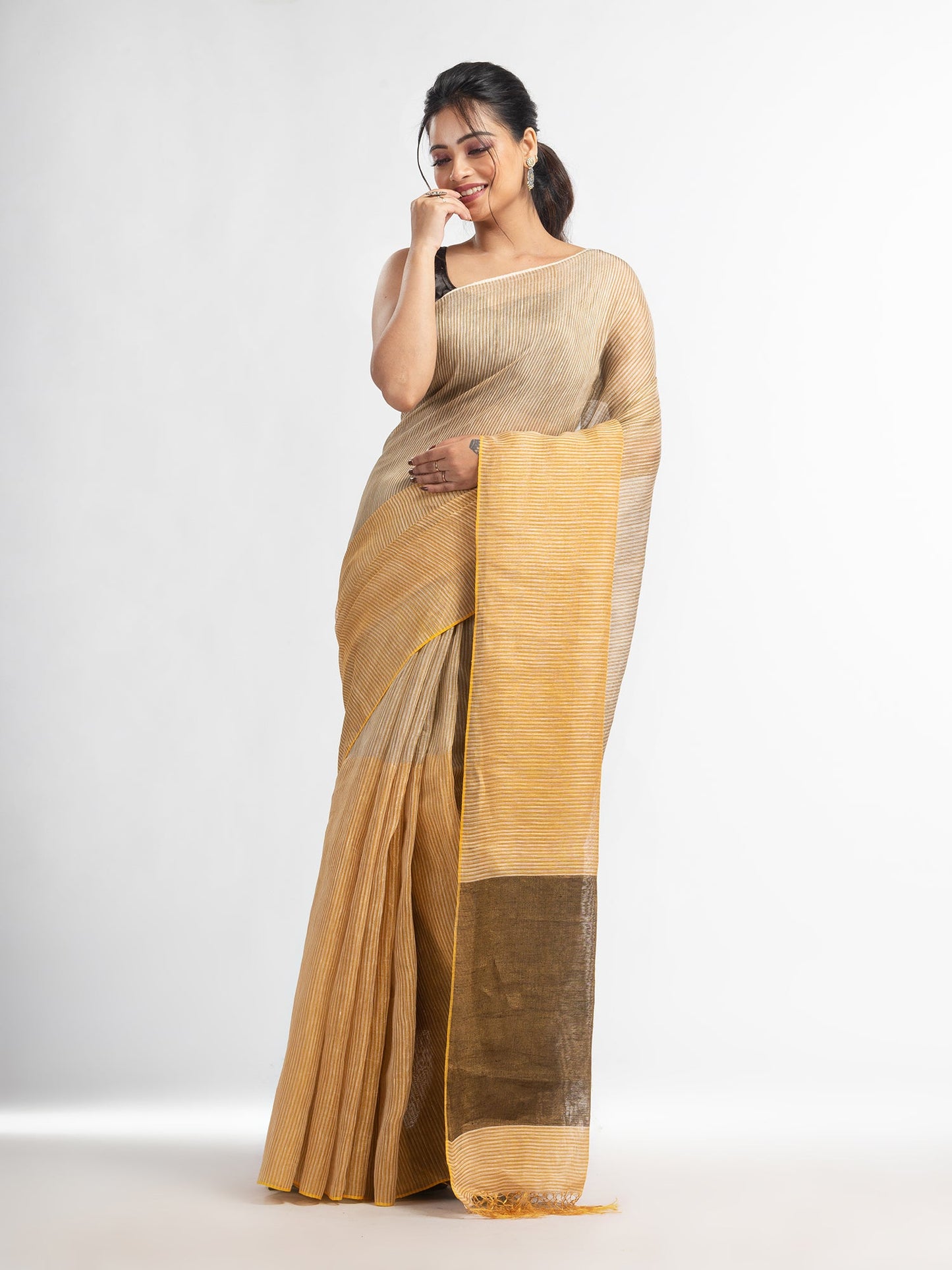 Women's Cream all body type check with black pallu handwoven tissue linen saree