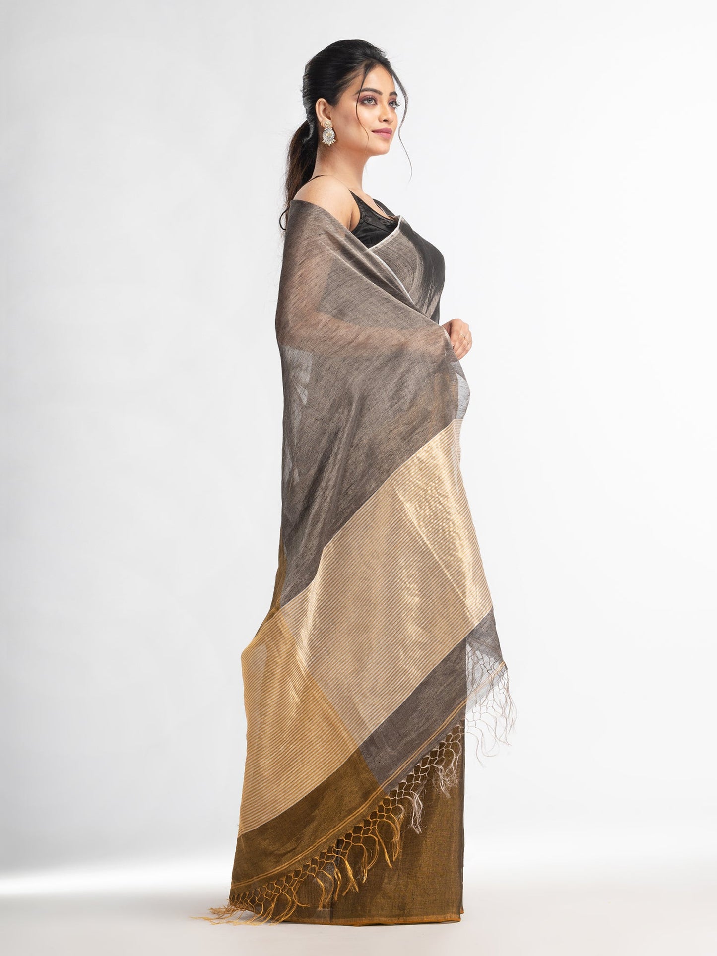 Women's Grey tissue linen multi colour pallu handwoven saree