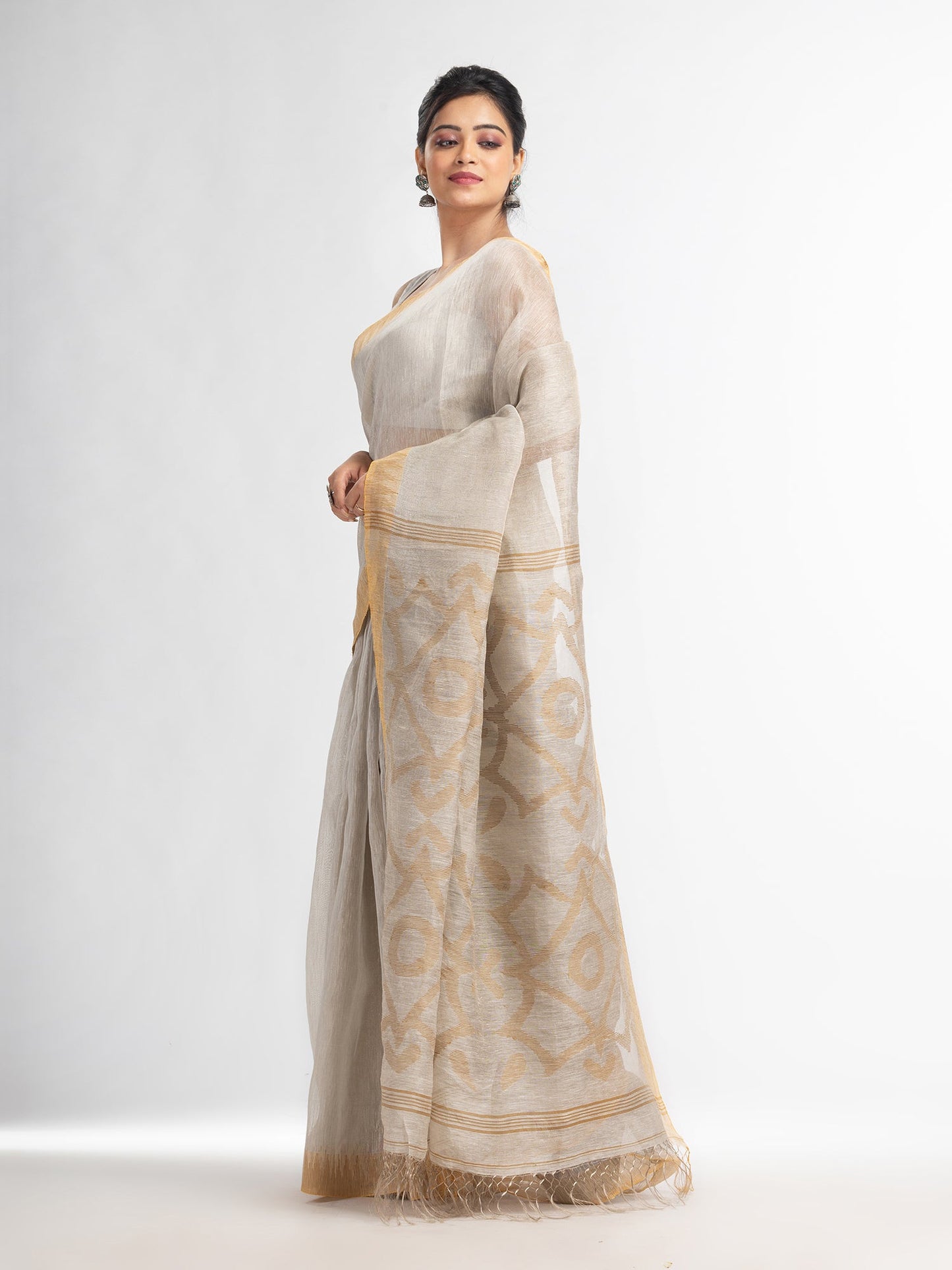 Women's off white linen tissue pallu jamdanie temple border handwoven saree