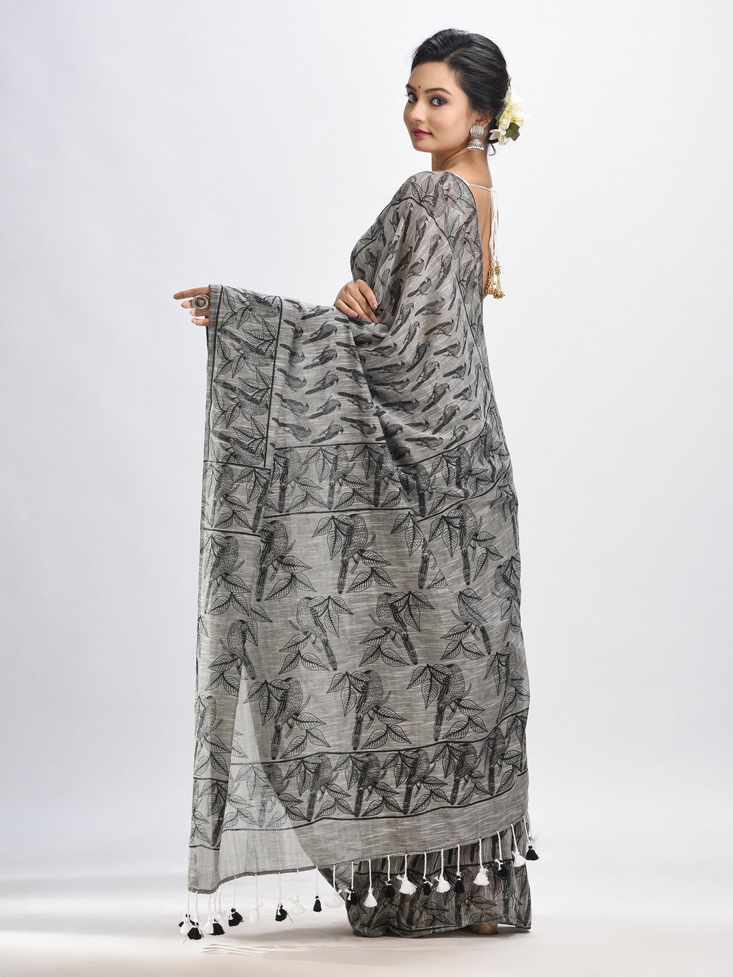 Women's Grey cotton birds Printed Saree