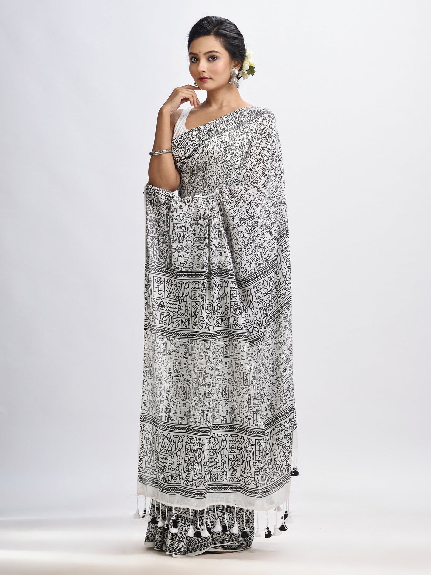 Women's White cotton dolls Printed Saree