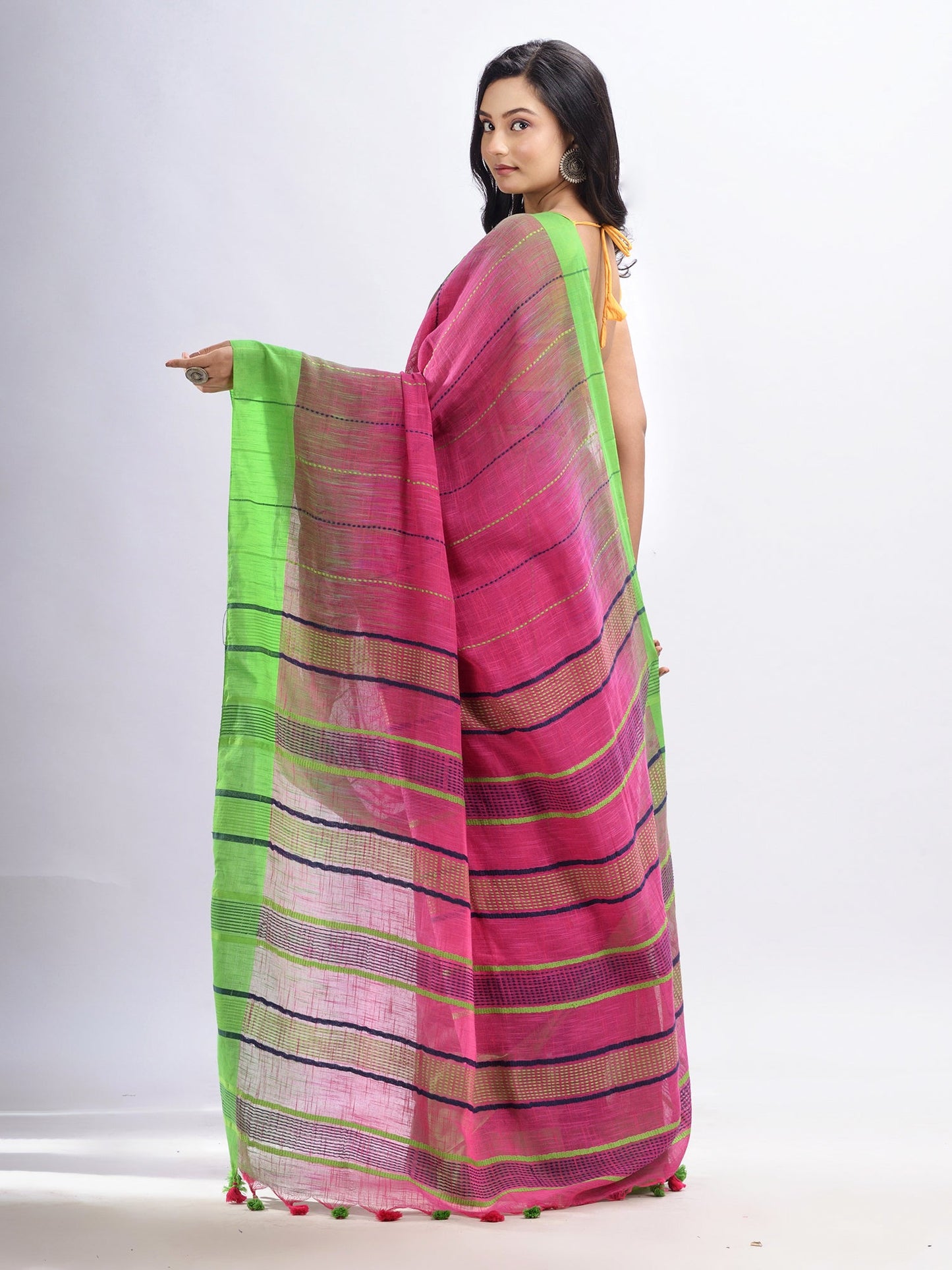 Women's Pink cotton tai dai with solid broder in multi colour pallu hondwaven saree