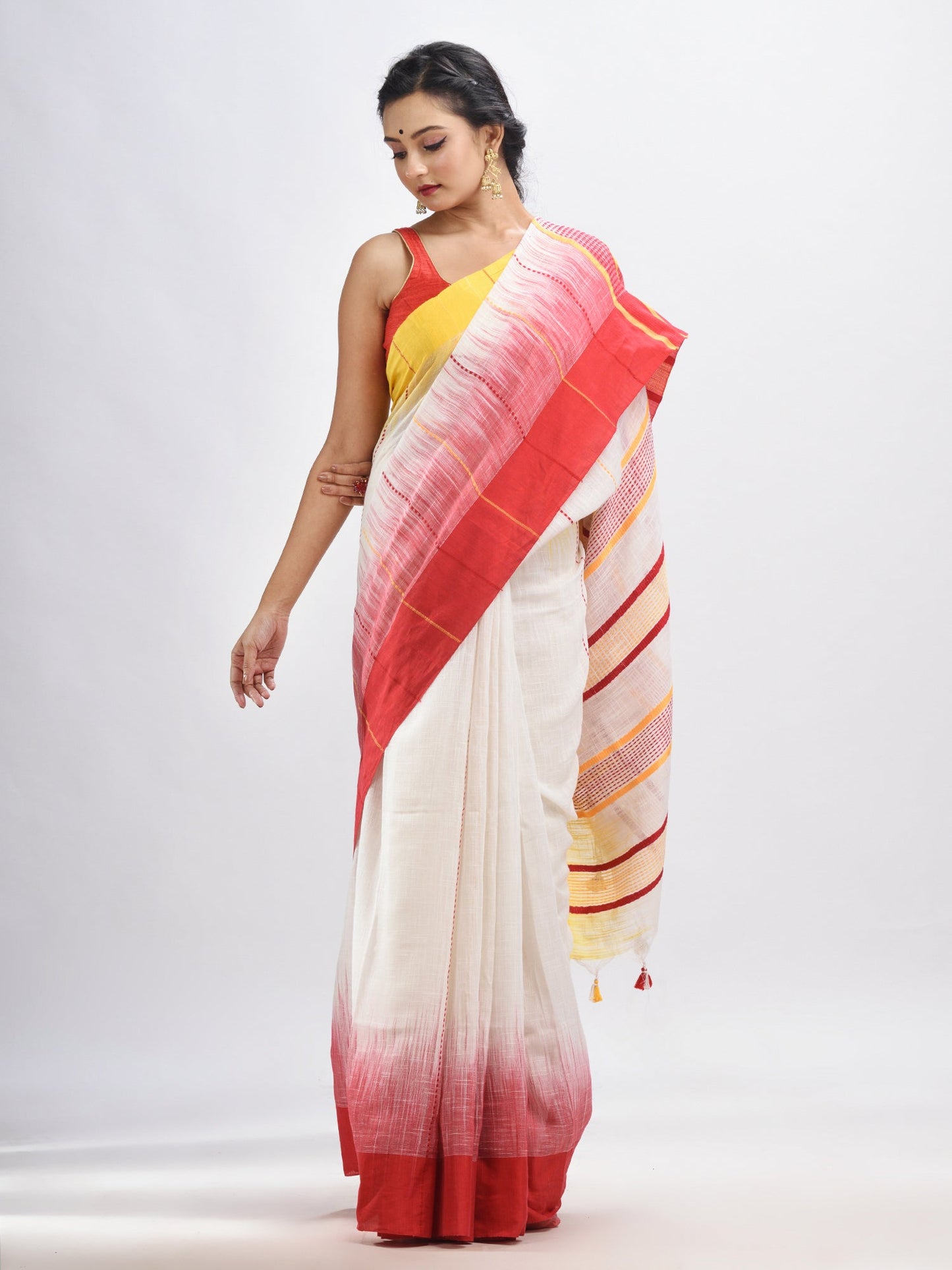 Women's White cotton tai dai with solid broder in multi colour pallu hondwaven saree