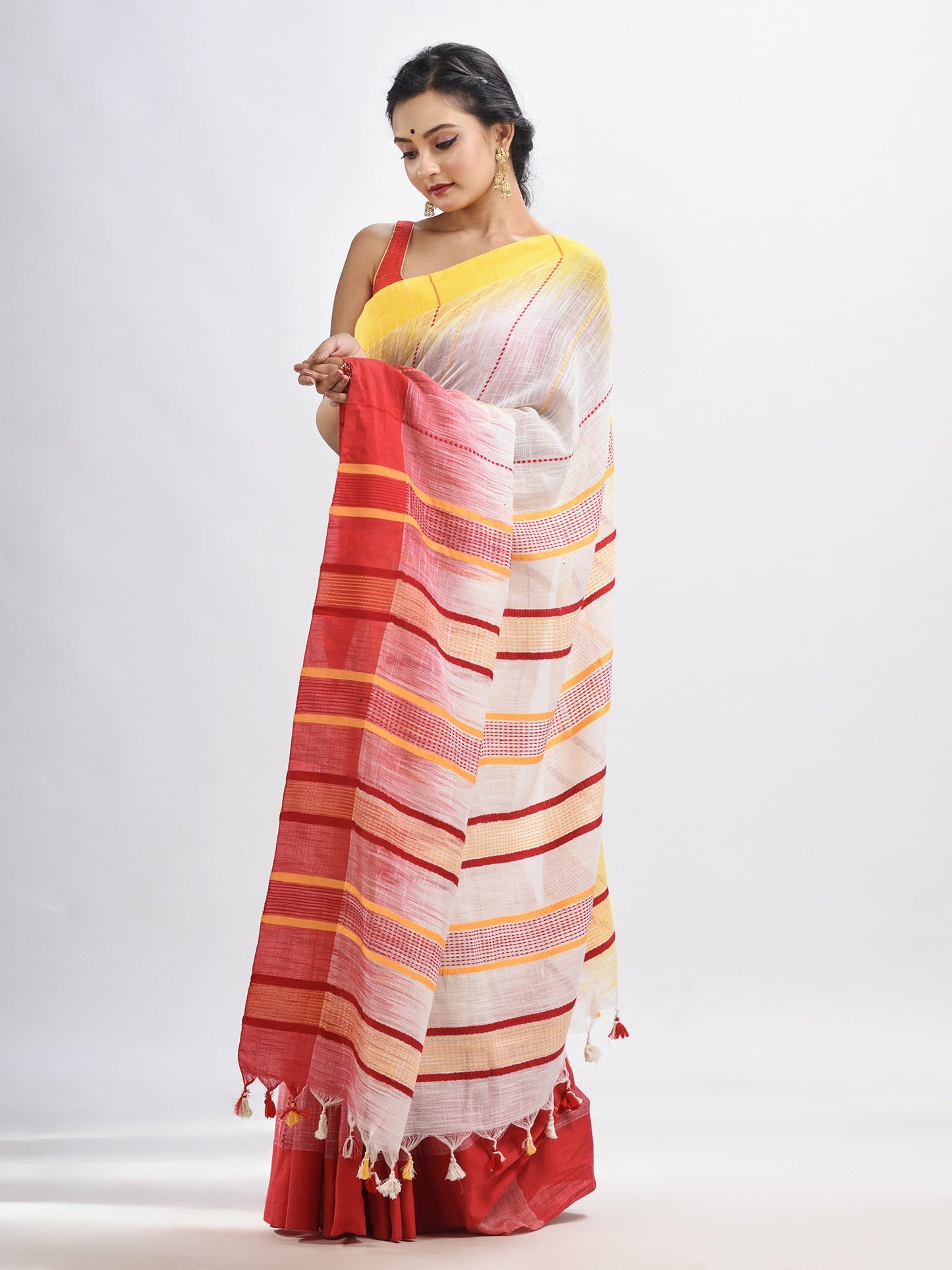Women's White cotton tai dai with solid broder in multi colour pallu hondwaven saree