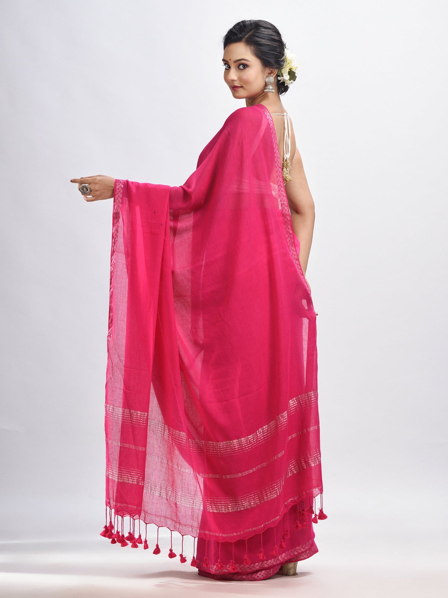 Women's Hot pink cotton with Jacquard Zari border and zari Stipe pallu handloom Saree