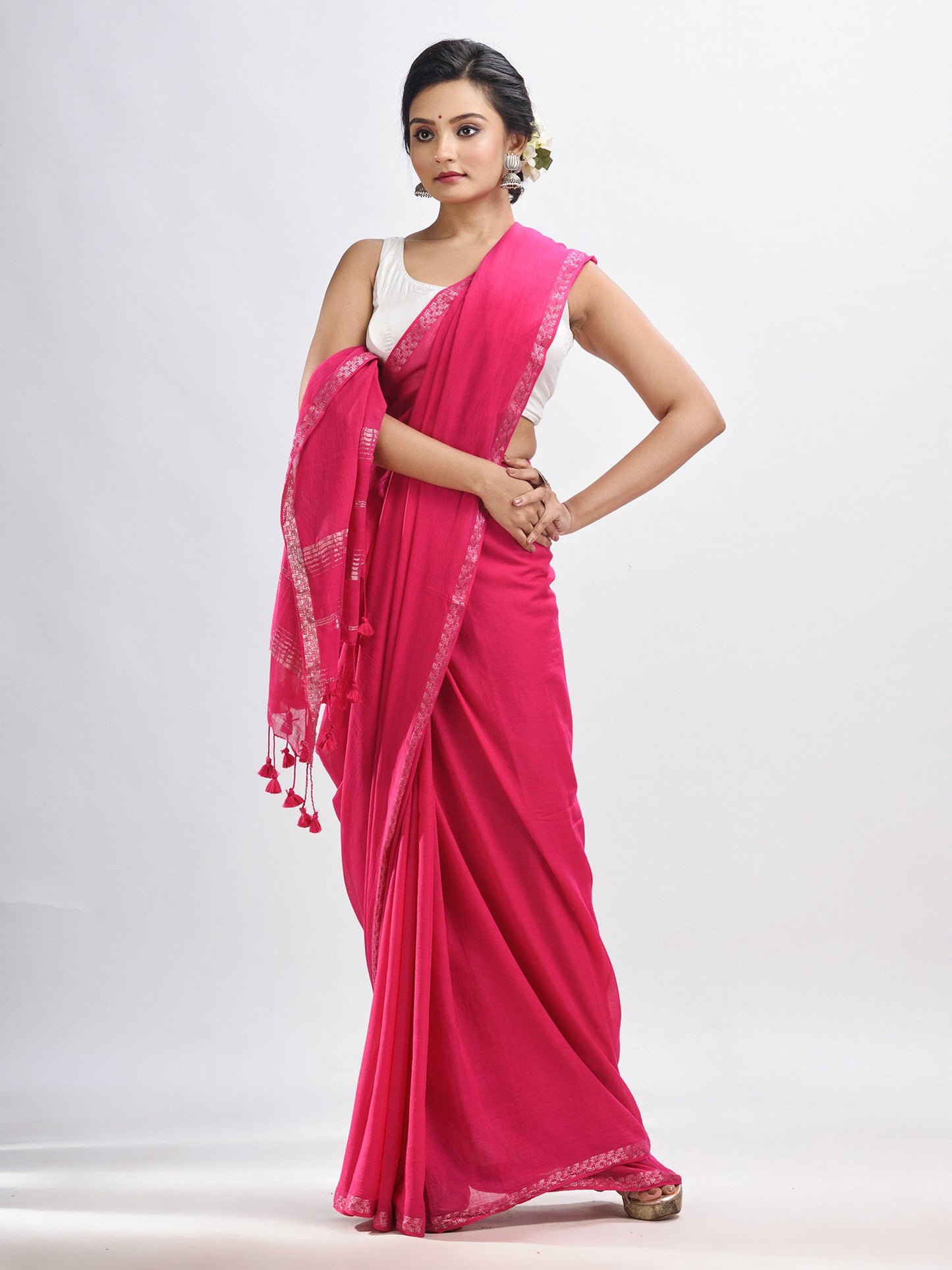 Women's Hot pink cotton with Jacquard Zari border and zari Stipe pallu handloom Saree