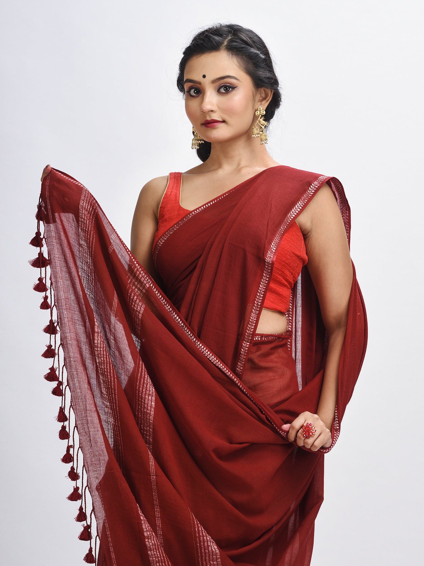 Women's Maroon cotton with Jacquard Zari border and zari Stipe pallu handloom Saree