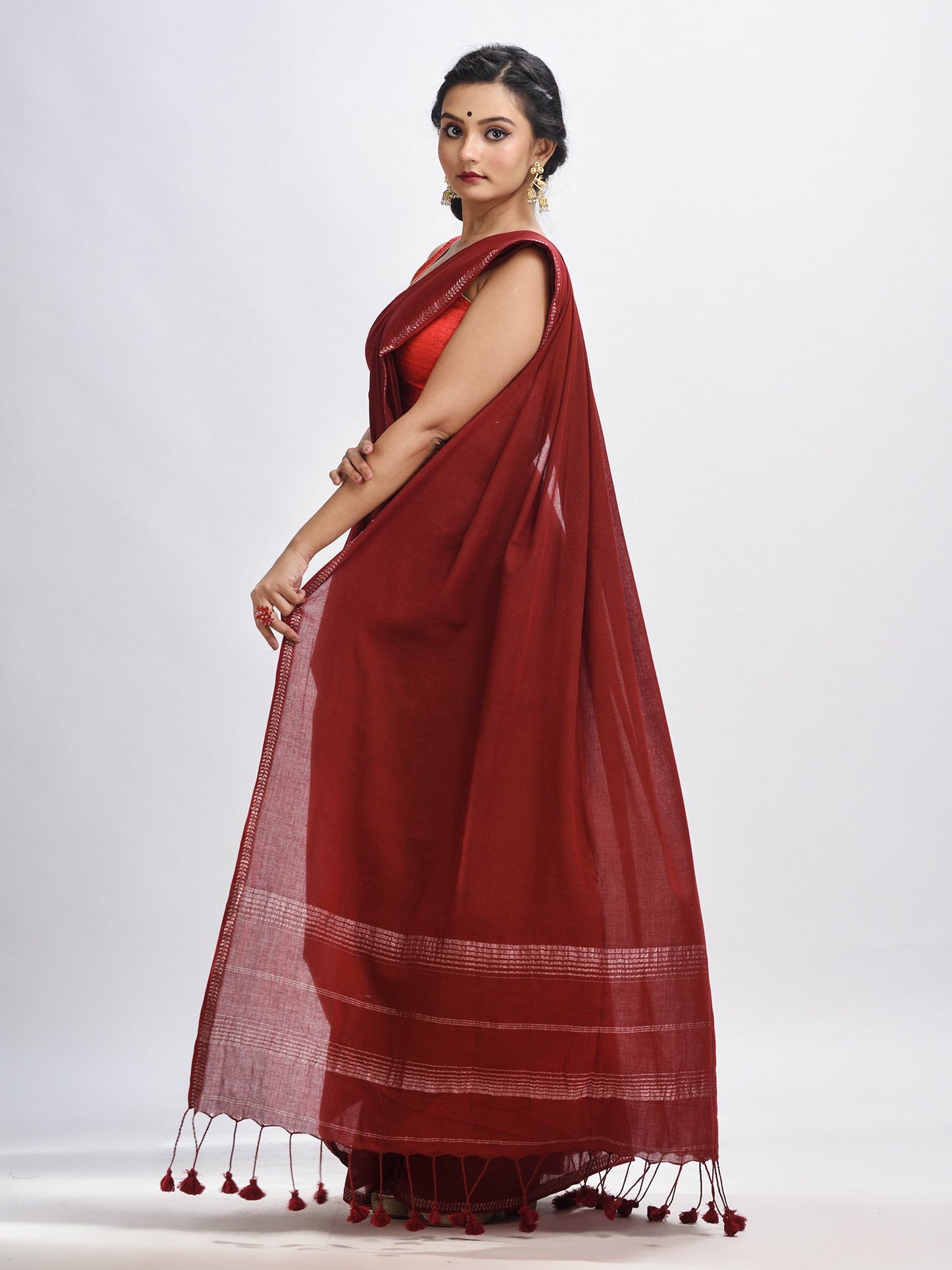 Women's Maroon cotton with Jacquard Zari border and zari Stipe pallu handloom Saree