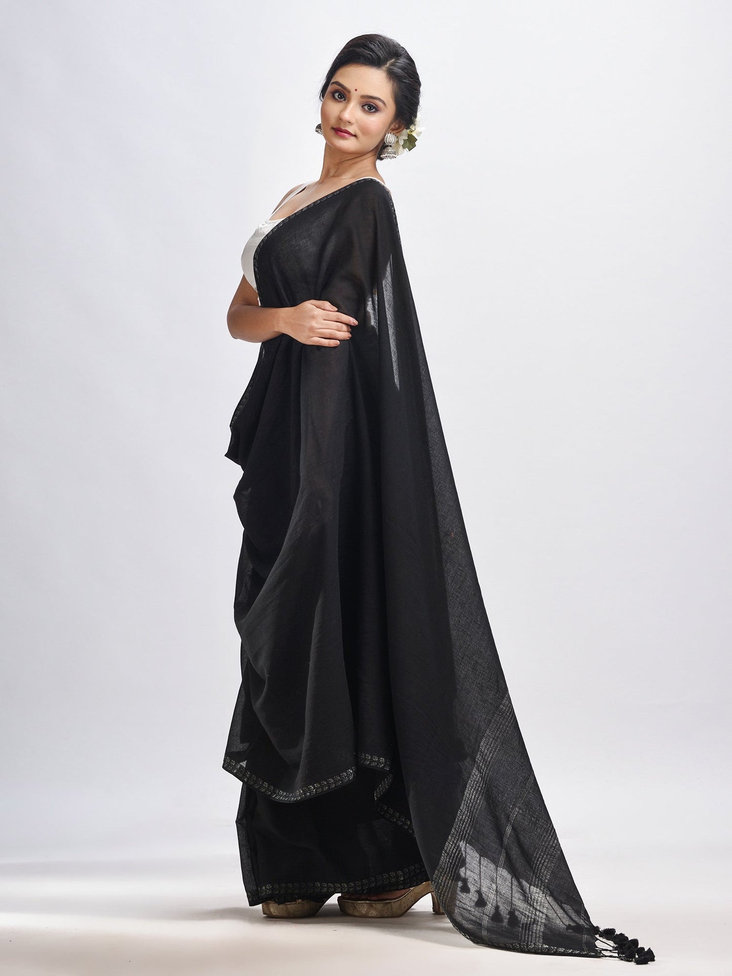 Women's Black cotton with Jacquard Zari border and zari Stipe pallu handloom Saree