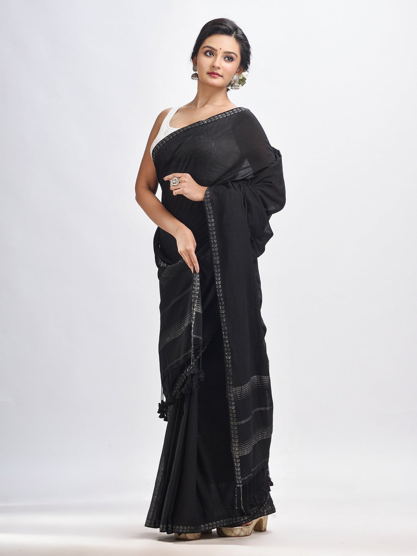Women's Black cotton with Jacquard Zari border and zari Stipe pallu handloom Saree