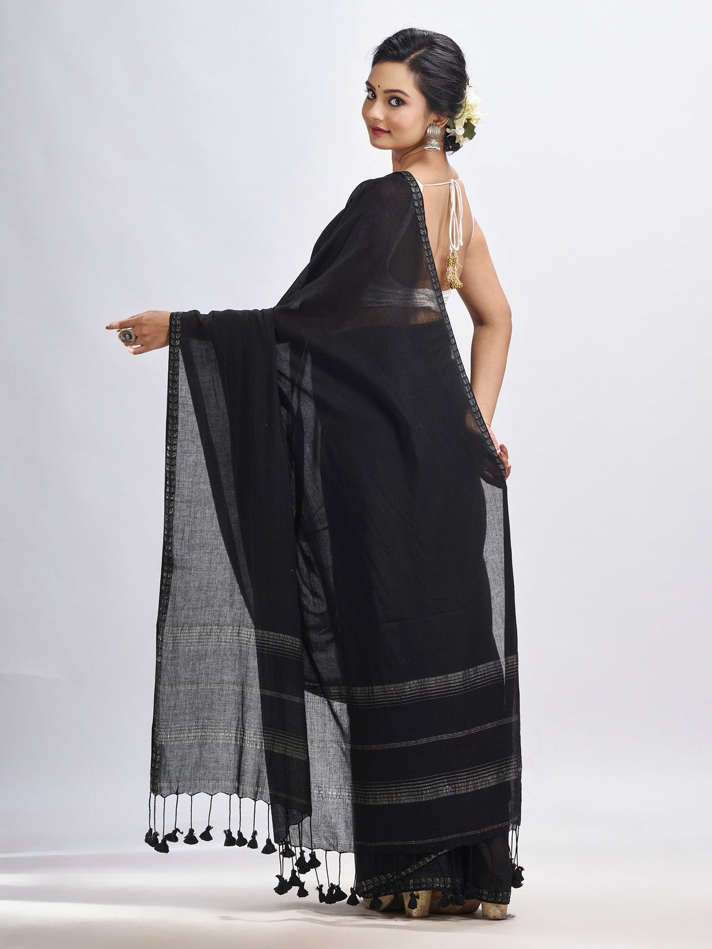Women's Black cotton with Jacquard Zari border and zari Stipe pallu handloom Saree