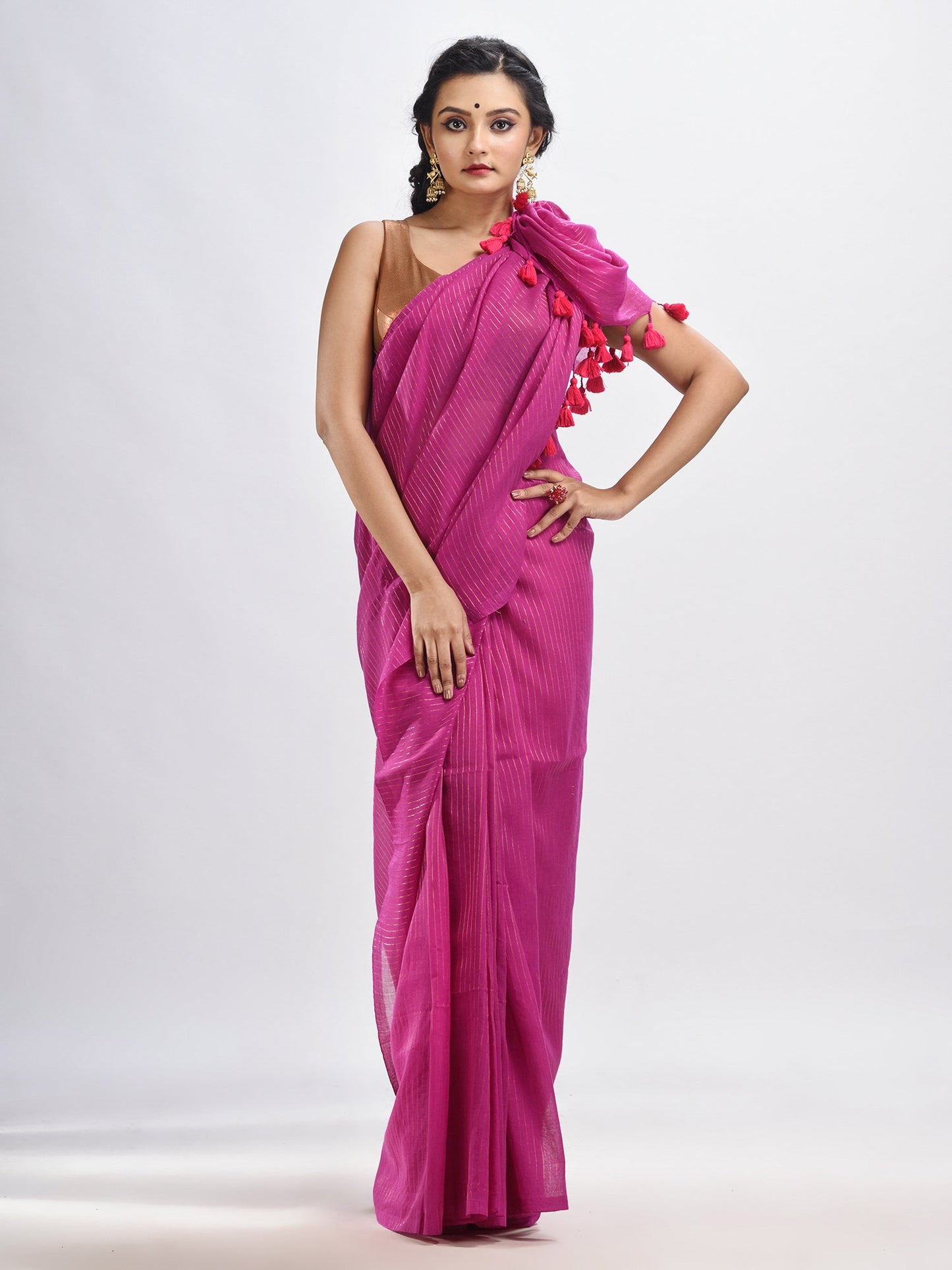 Women's Magenta Handloom Molmol zari Cotton Saree