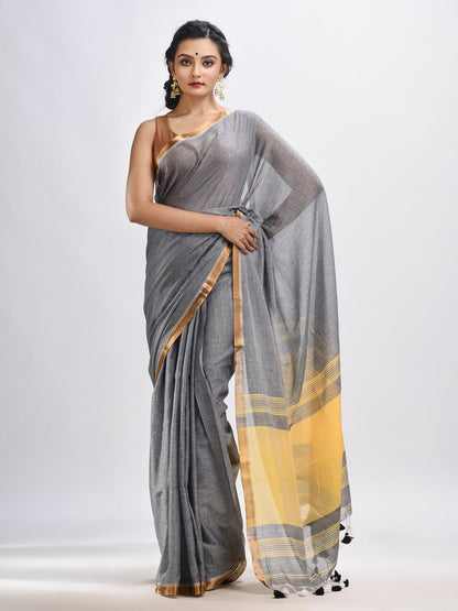 Women's Grey Cotton with zari pallu and zari border handloom Saree