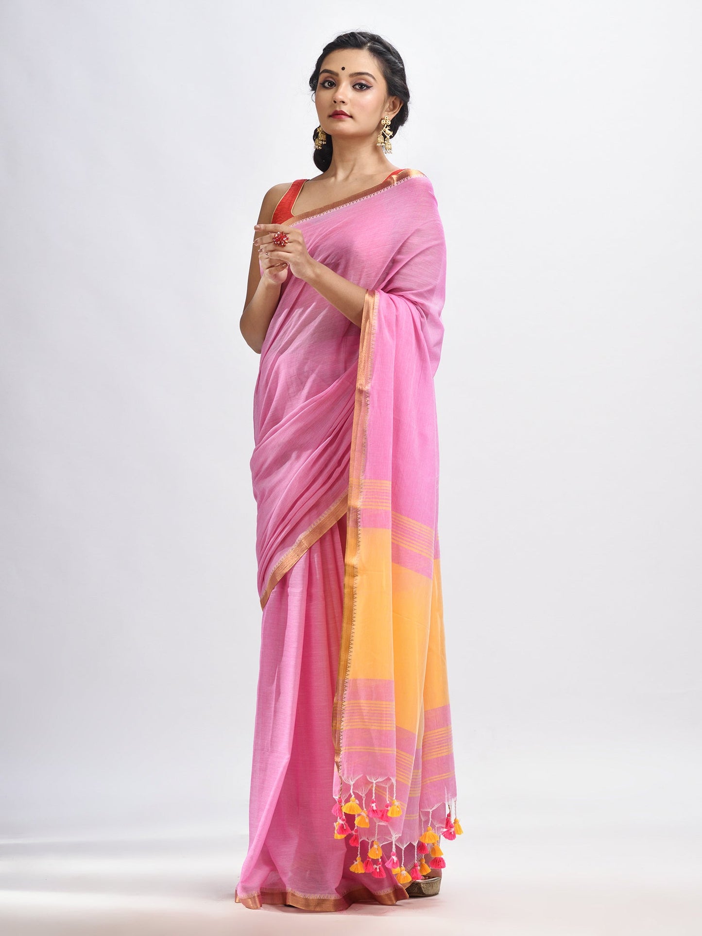 Women's Blush pink Cotton with zari pallu and zari border handloom Saree