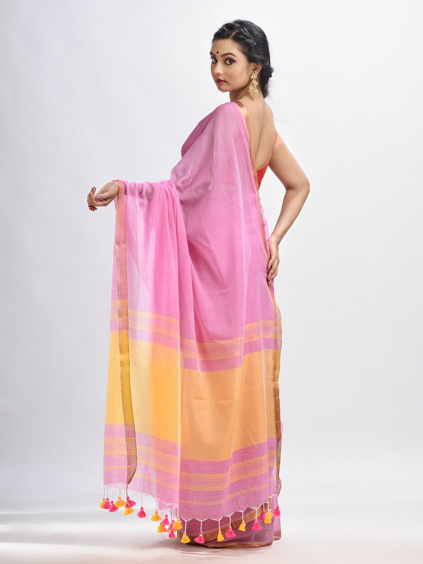 Women's Blush pink Cotton with zari pallu and zari border handloom Saree