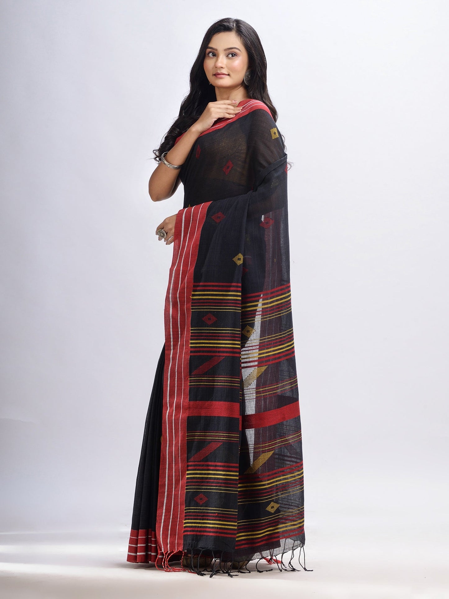 Women's Black cotton with red border handwoven jamdani saree