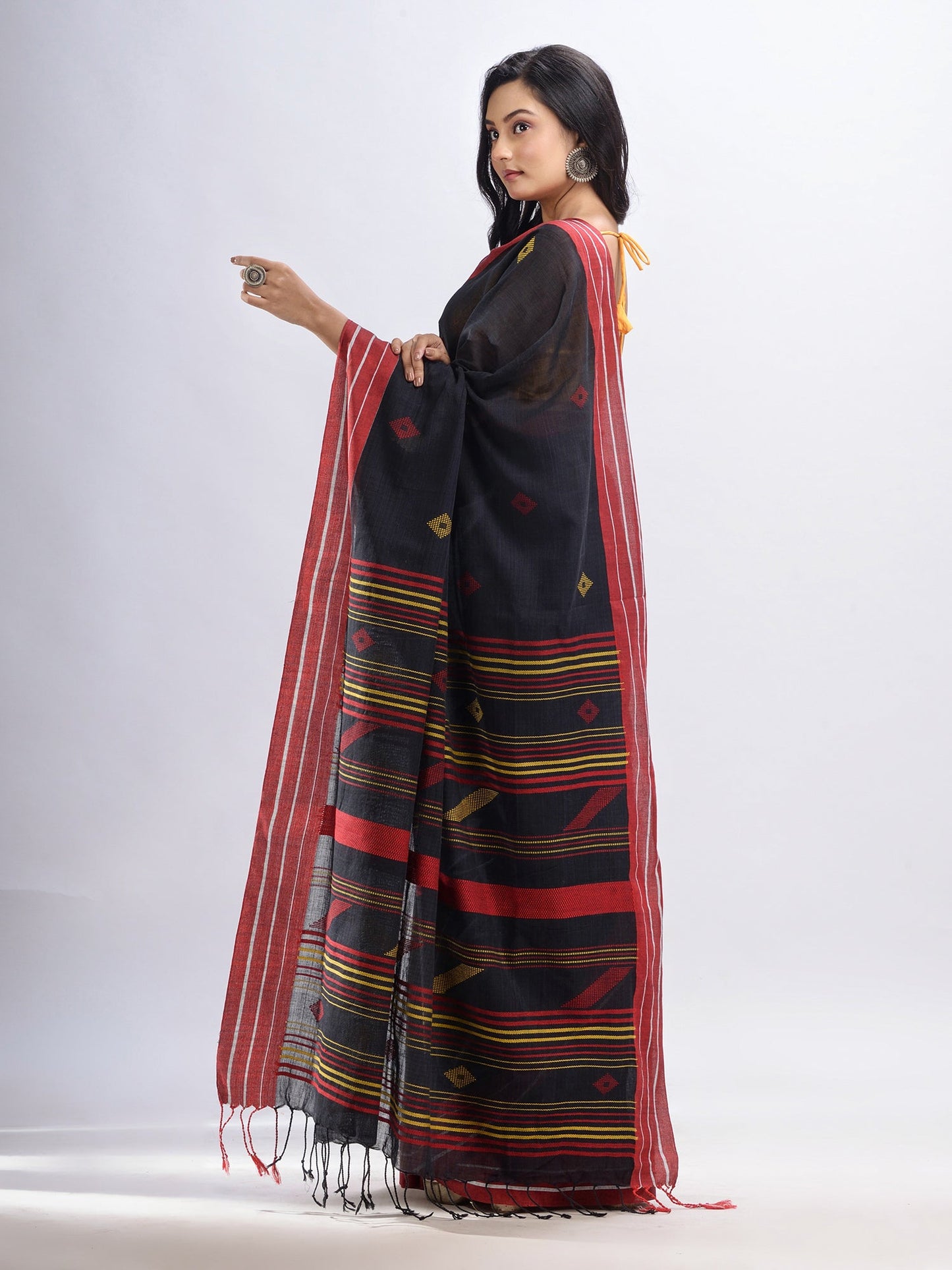 Women's Black cotton with red border handwoven jamdani saree