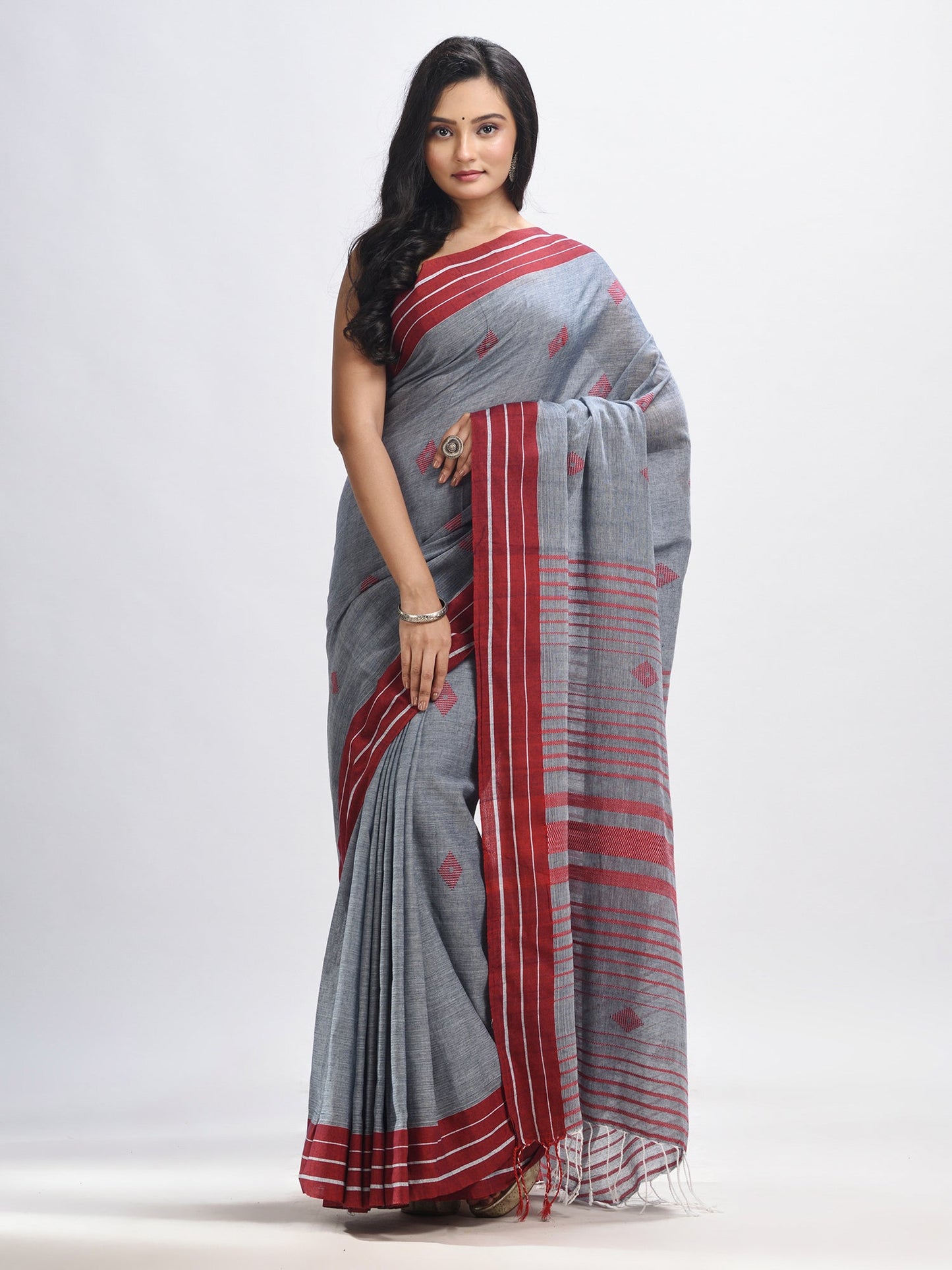 Women's Grey cotton with maroon border handwoven jamdani saree