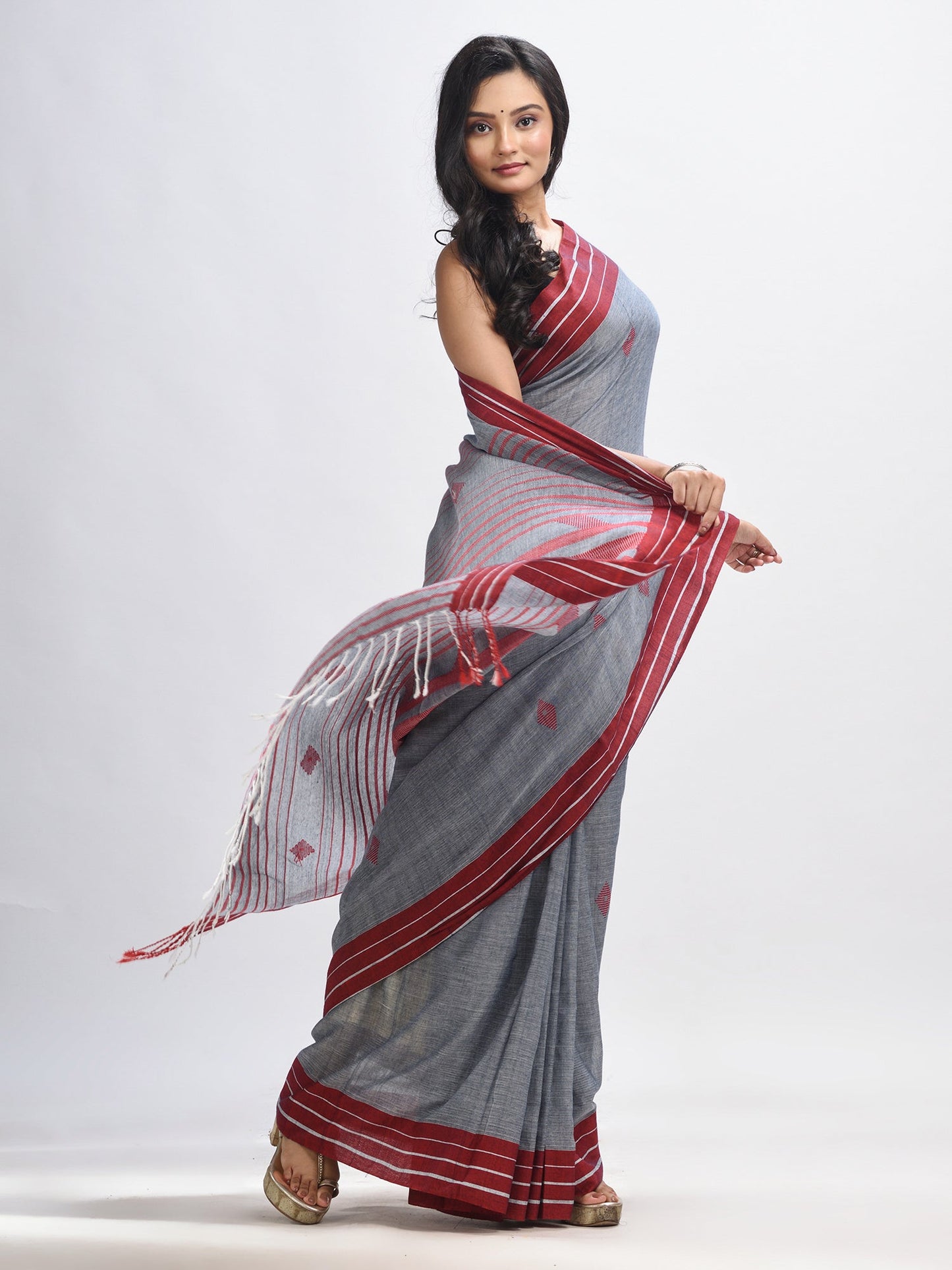 Women's Grey cotton with maroon border handwoven jamdani saree